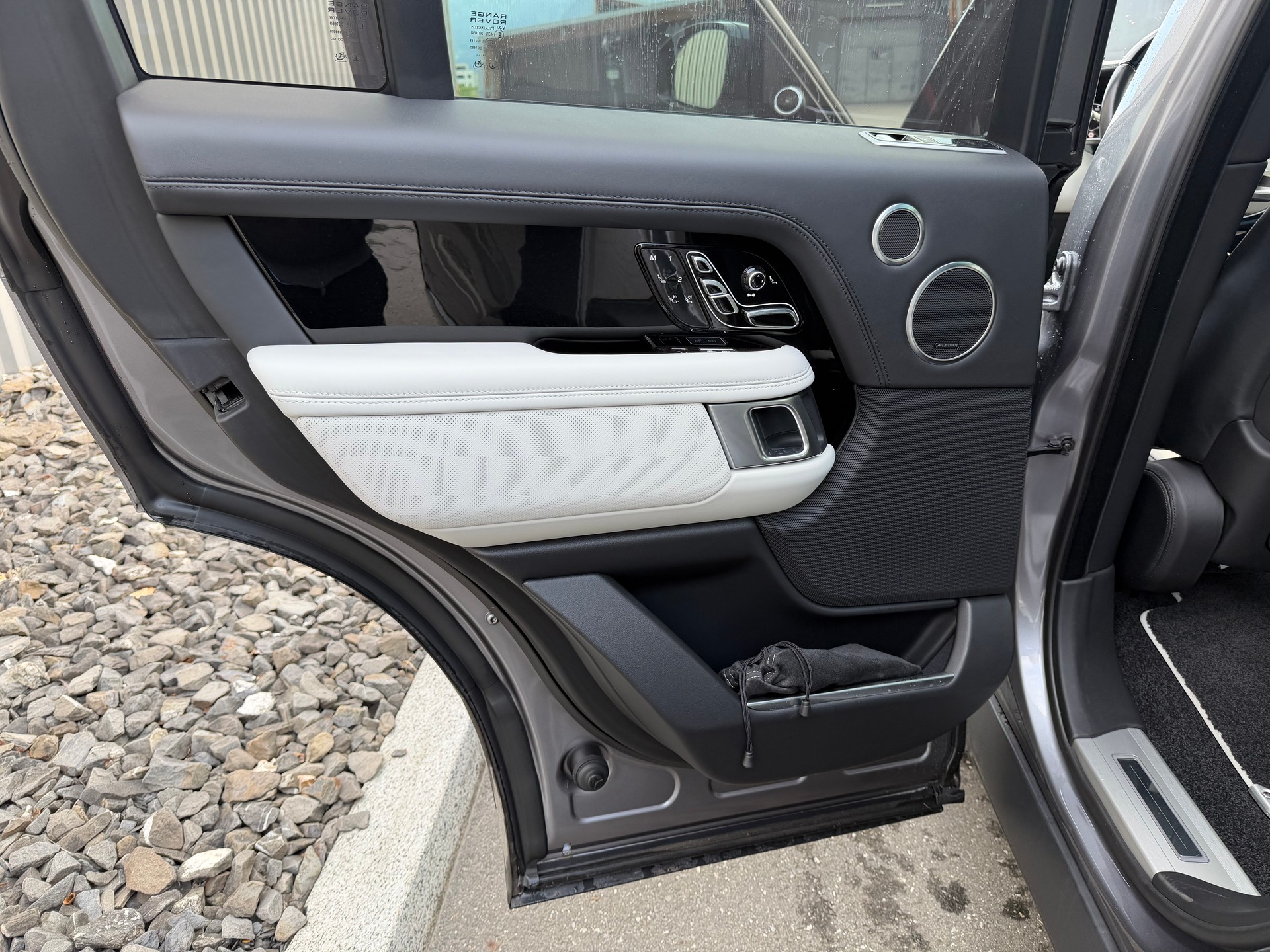LAND ROVER Range Rover LWB 5.0 V8 S/C SV AB Automatic GARANTIE LAND ROVER 01.05.2027-image-27