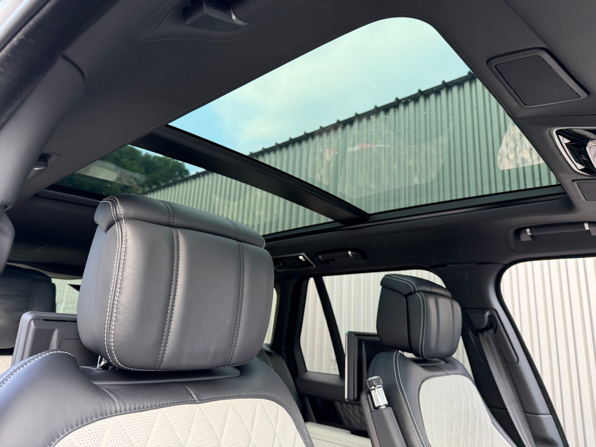 LAND ROVER Range Rover LWB 5.0 V8 S/C SV AB Automatic GARANTIE LAND ROVER 01.05.2027-image-20