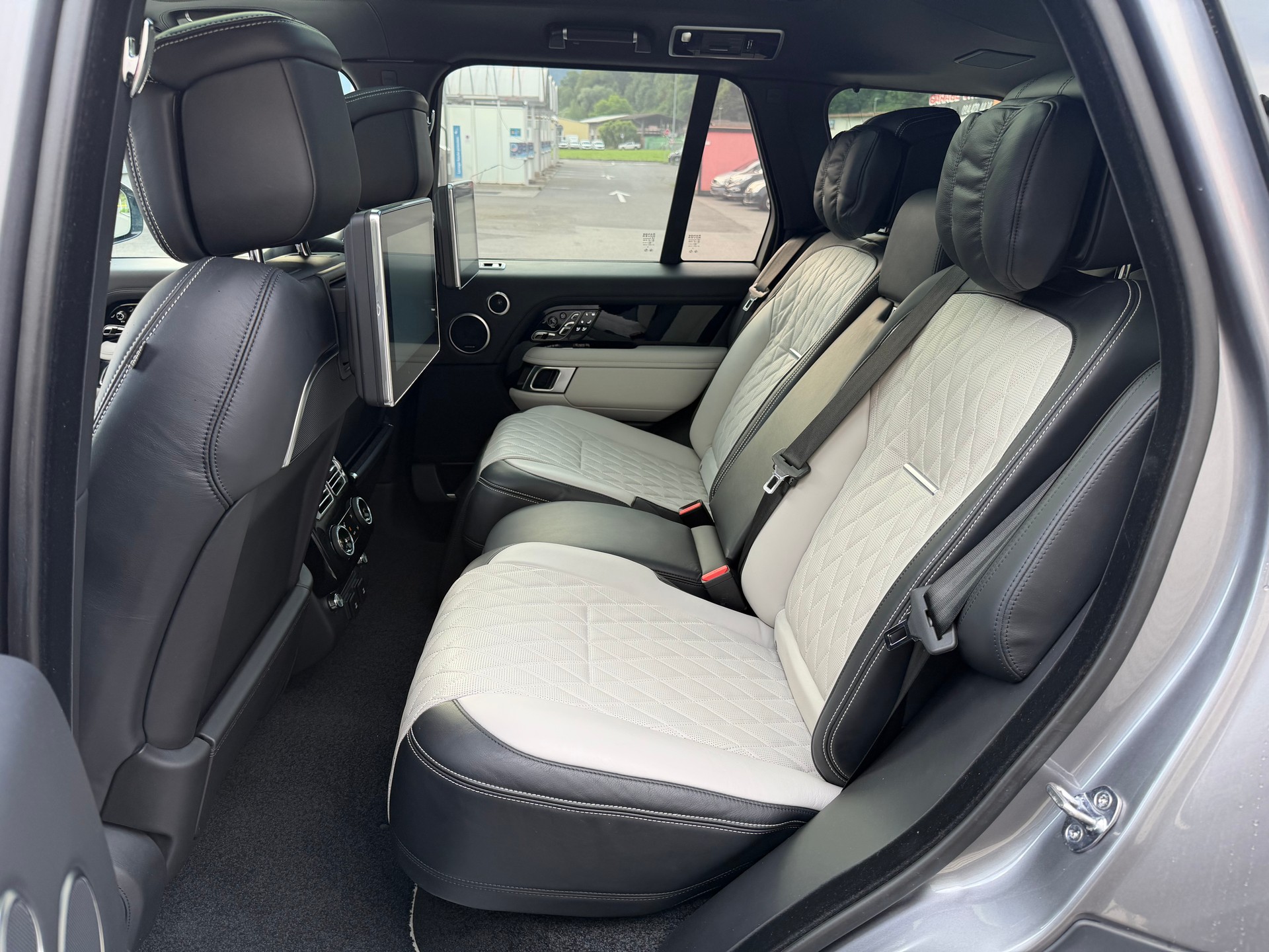 LAND ROVER Range Rover LWB 5.0 V8 S/C SV AB Automatic GARANTIE LAND ROVER 01.05.2027-image-28