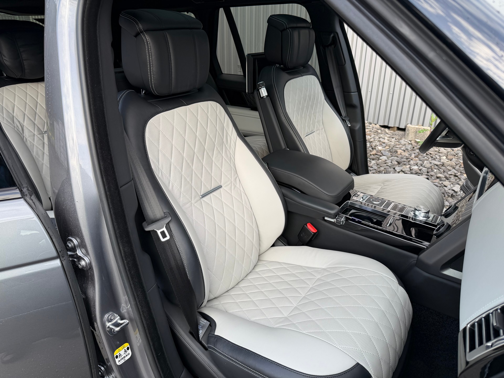 LAND ROVER Range Rover LWB 5.0 V8 S/C SV AB Automatic GARANTIE LAND ROVER 01.05.2027-image-17