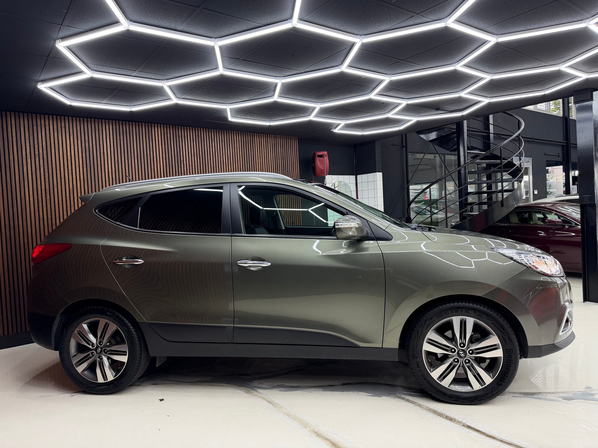 HYUNDAI iX 35 2.0 CRDi Premium 4WD Automatic-image-3