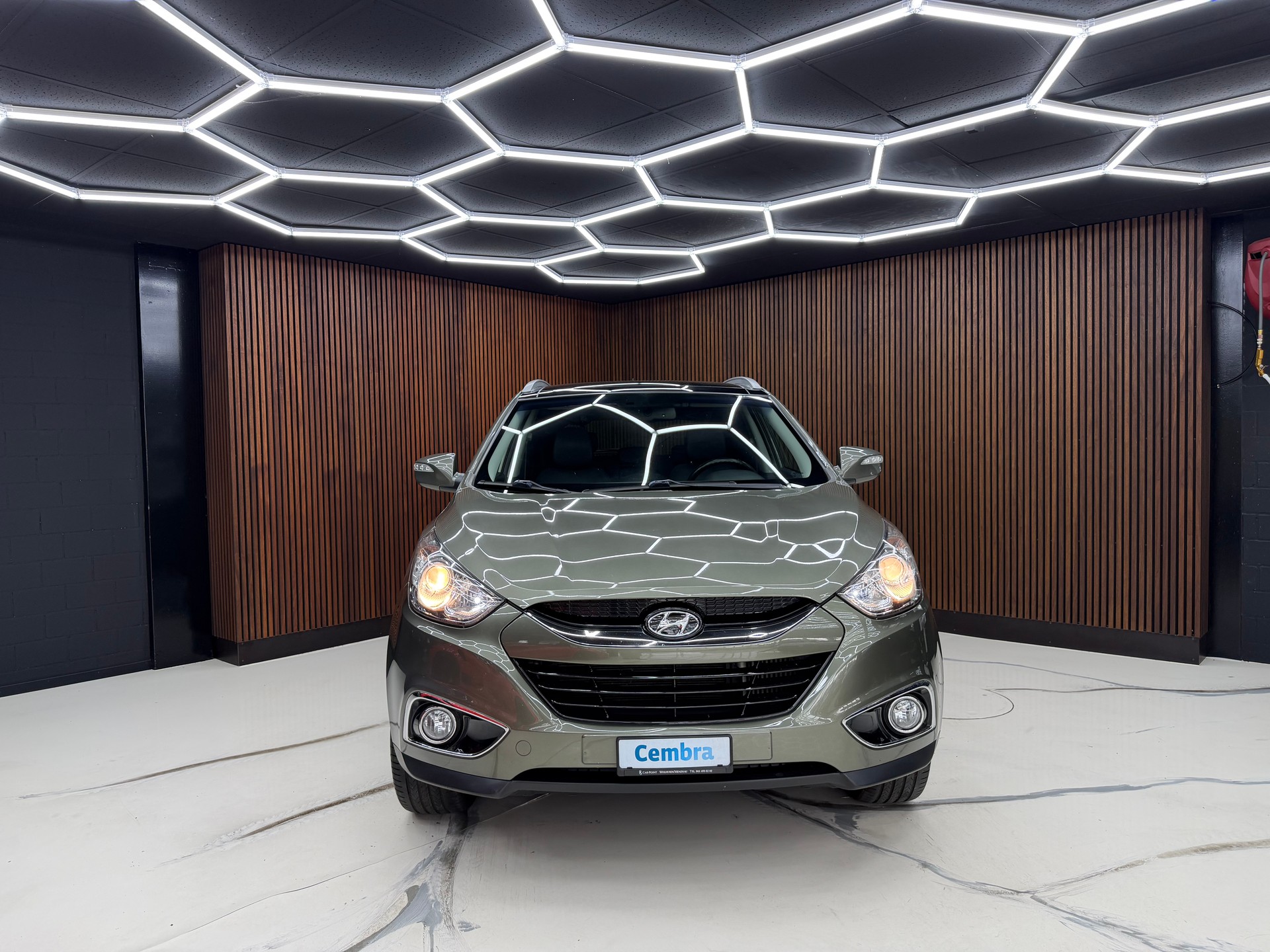 HYUNDAI iX 35 2.0 CRDi Premium 4WD Automatic-image-1
