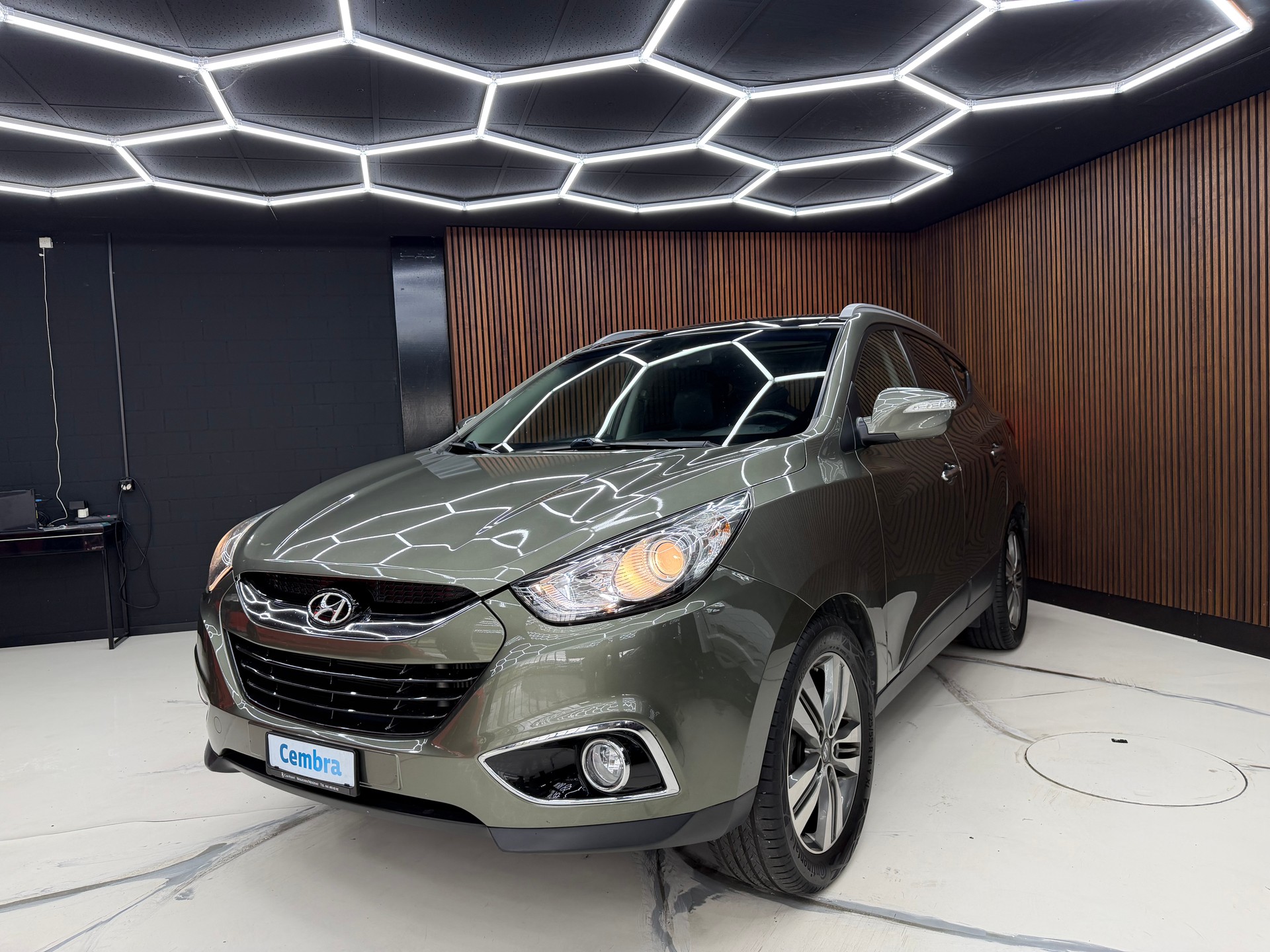 HYUNDAI iX 35 2.0 CRDi Premium 4WD Automatic-image-0