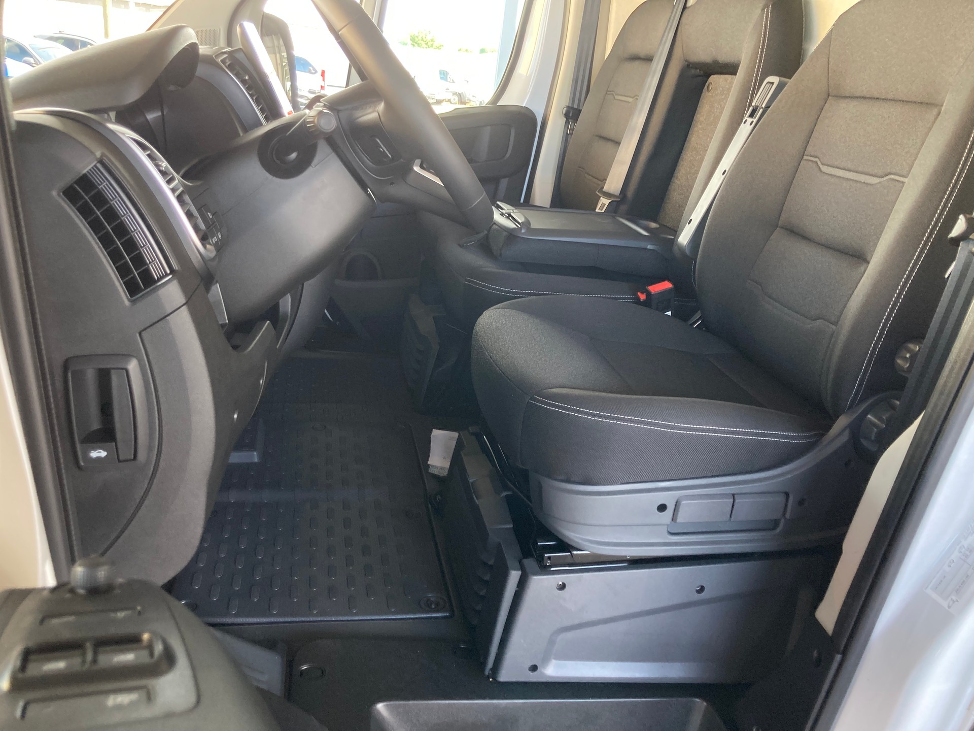 CITROEN Jumper 35 2.2 BlueHDi 140 L2H2 Automat Kasten-image-11