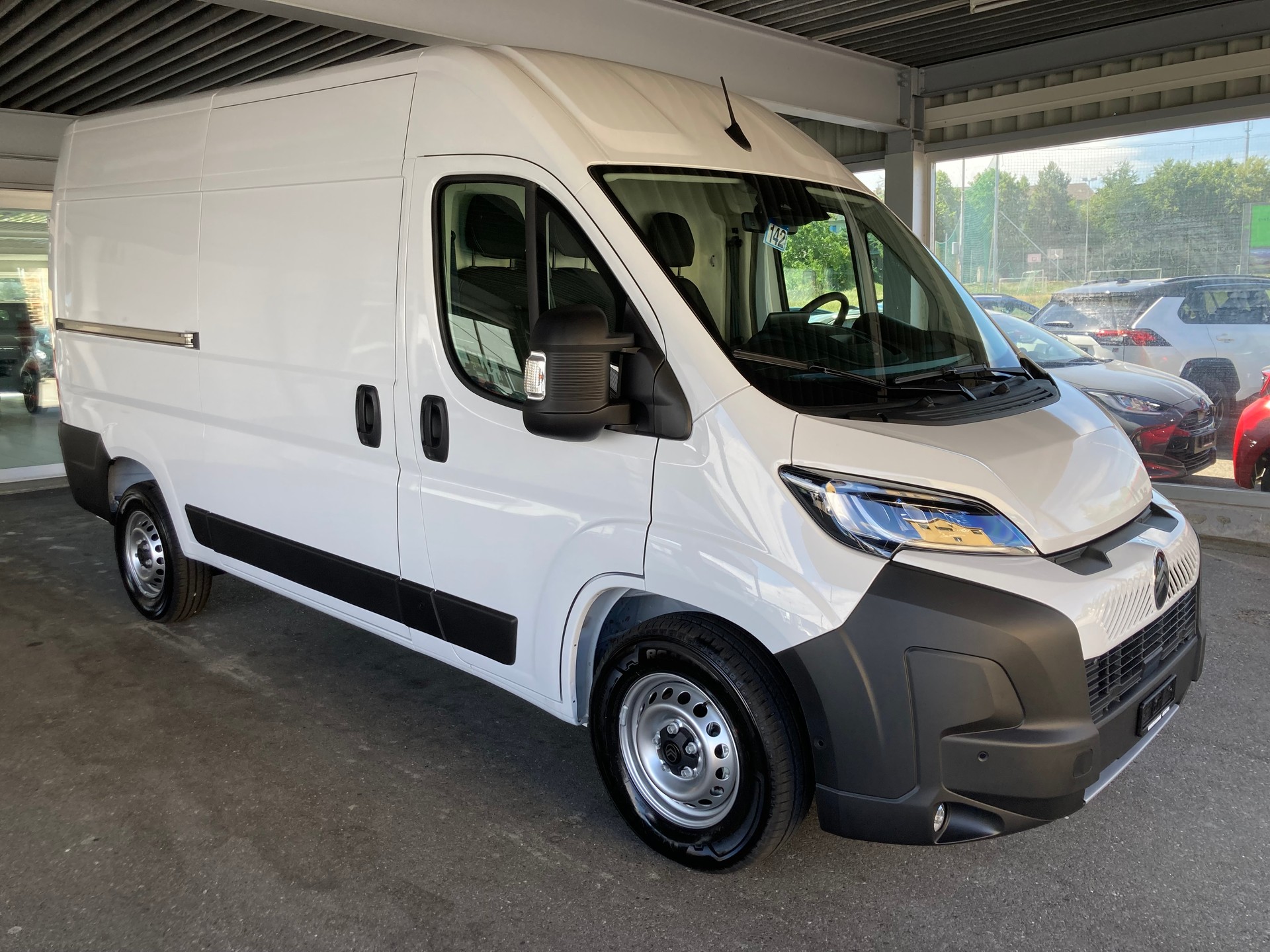 CITROEN Jumper 35 2.2 BlueHDi 140 L2H2 Automat Kasten-image-2