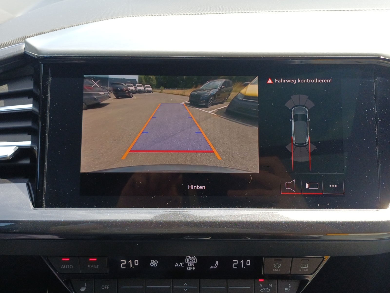 AUDI Q4 e-tron 50 quattro-image-14