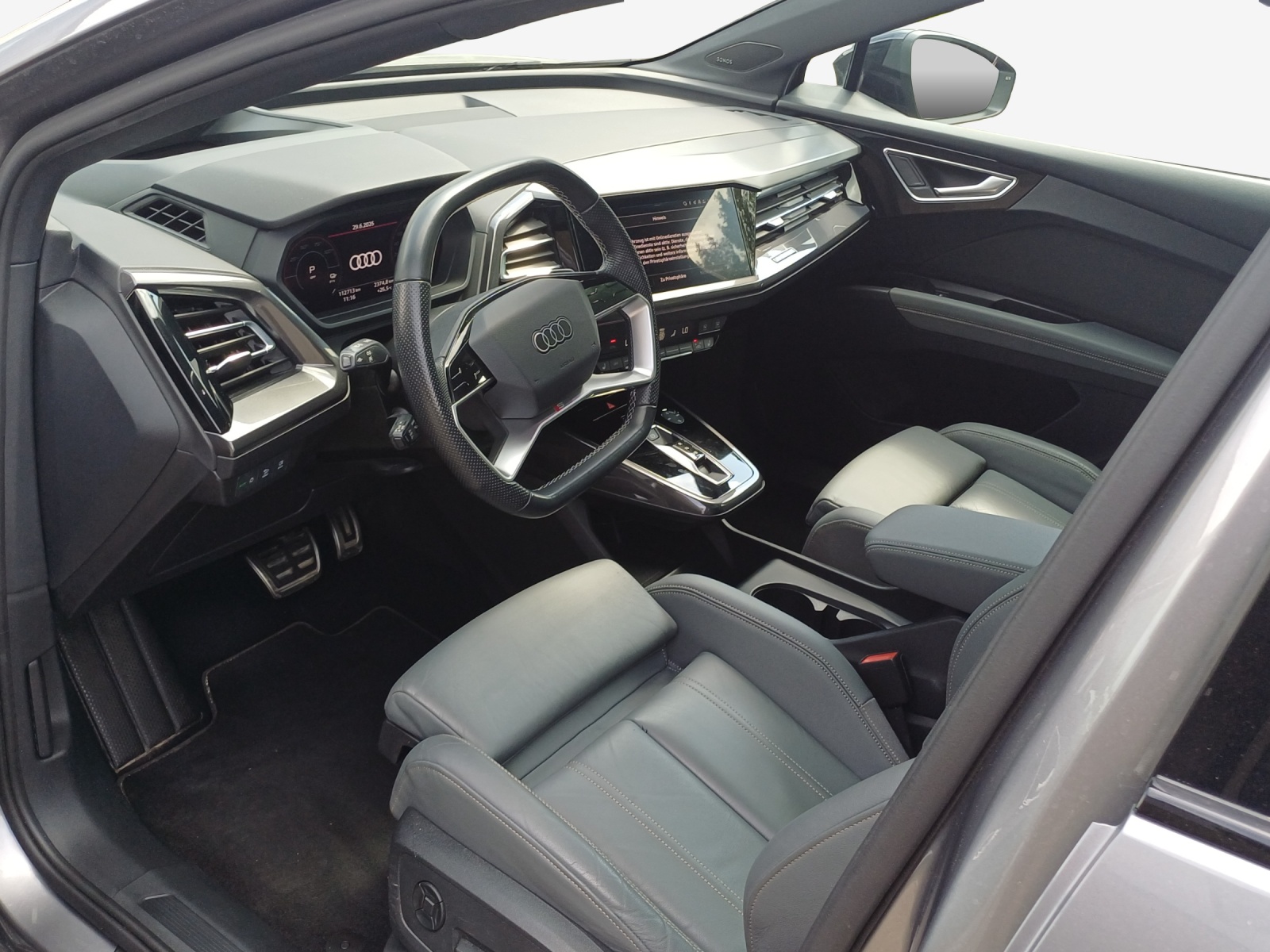 AUDI Q4 e-tron 50 quattro-image-7