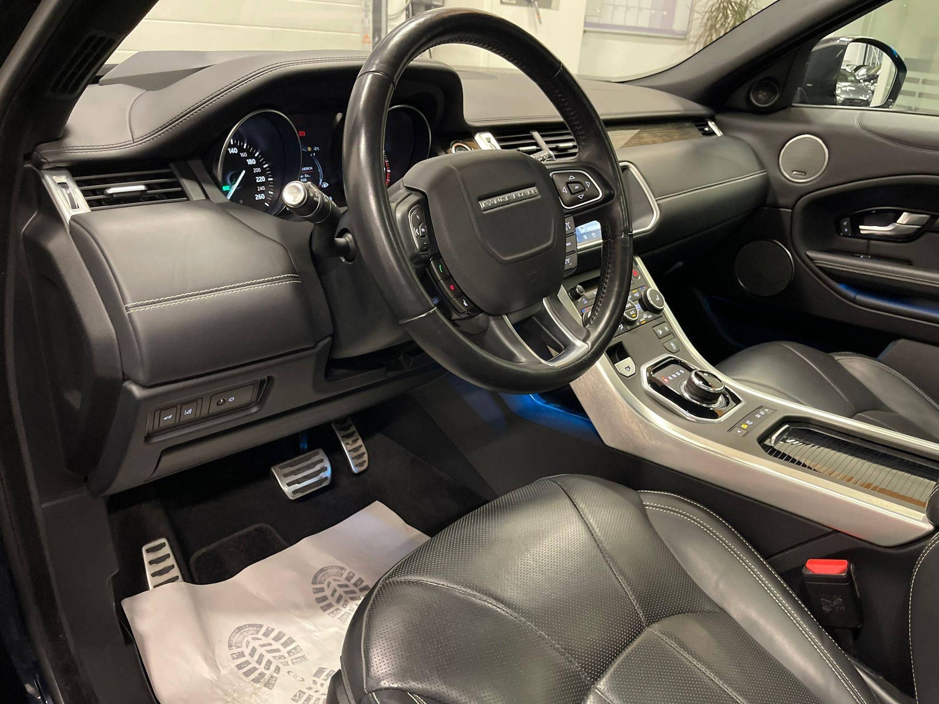 LAND ROVER Range Rover Evoque 2.0 Si4 Autobiography-image-9