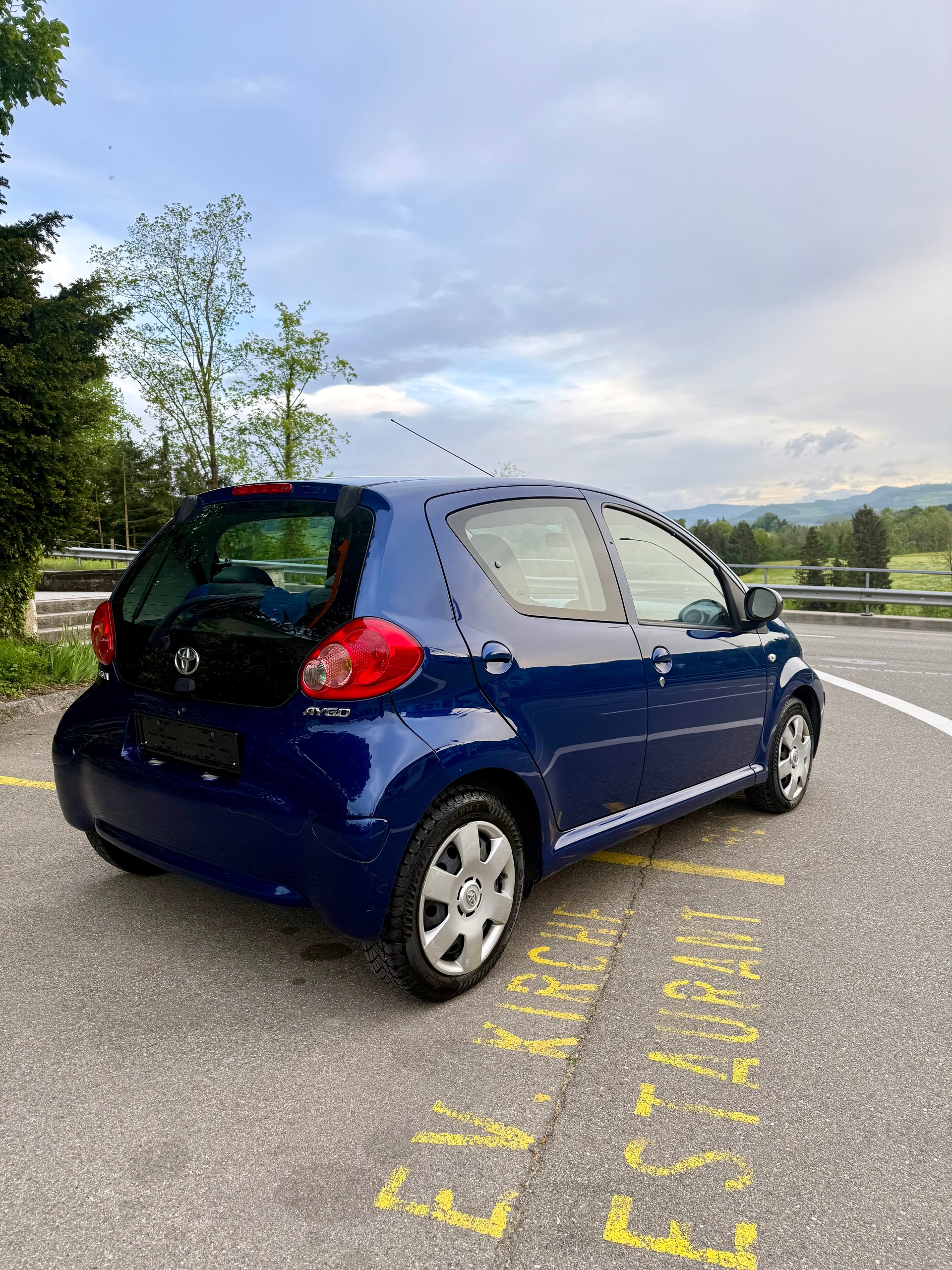 TOYOTA Aygo 1.0 Linea Luna-image-4
