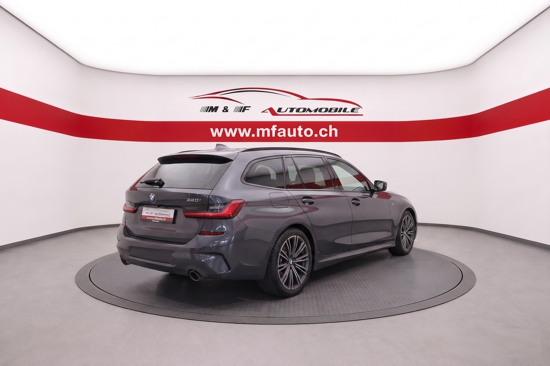 BMW 320i SAG Touring CH FAHRZEUG-image-1