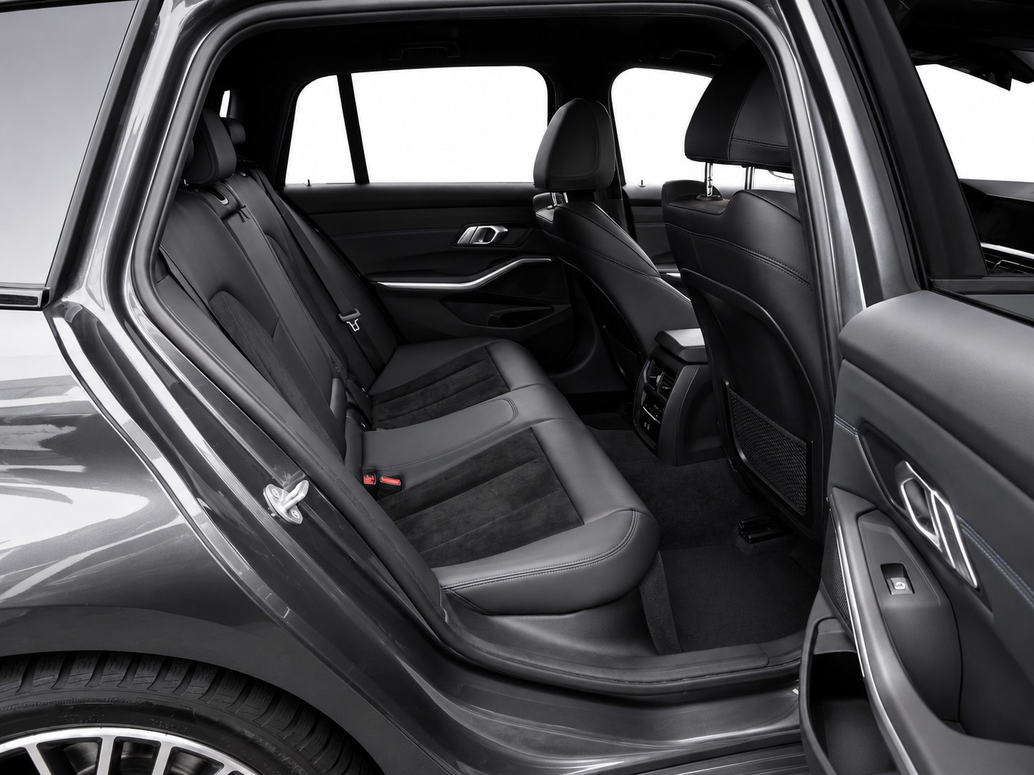 BMW 320i SAG Touring CH FAHRZEUG-image-10
