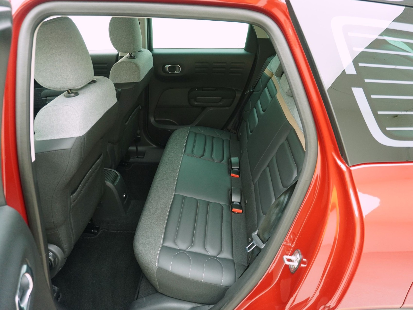 CITROEN C3 Aircross 1.2 PureTech Shine-image-10