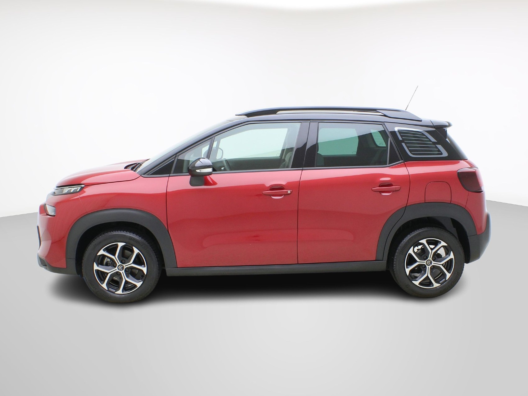 CITROEN C3 Aircross 1.2 PureTech Shine-image-2