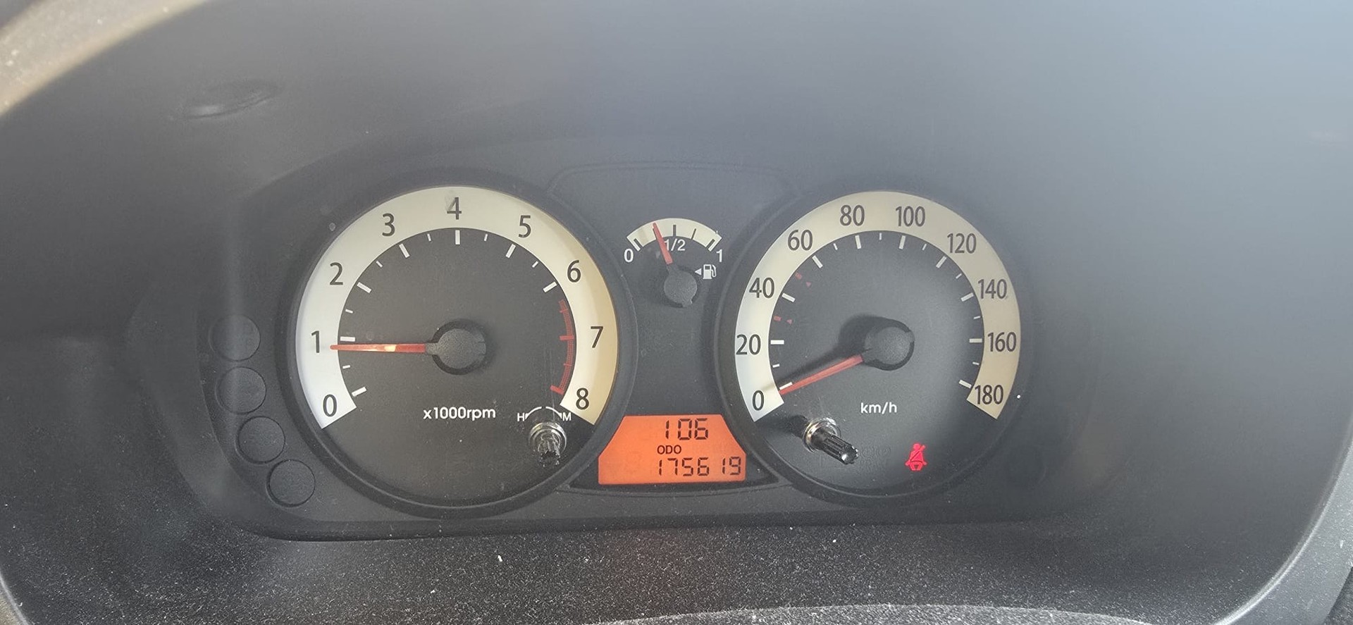 KIA Picanto 1.1 Classic-image-13