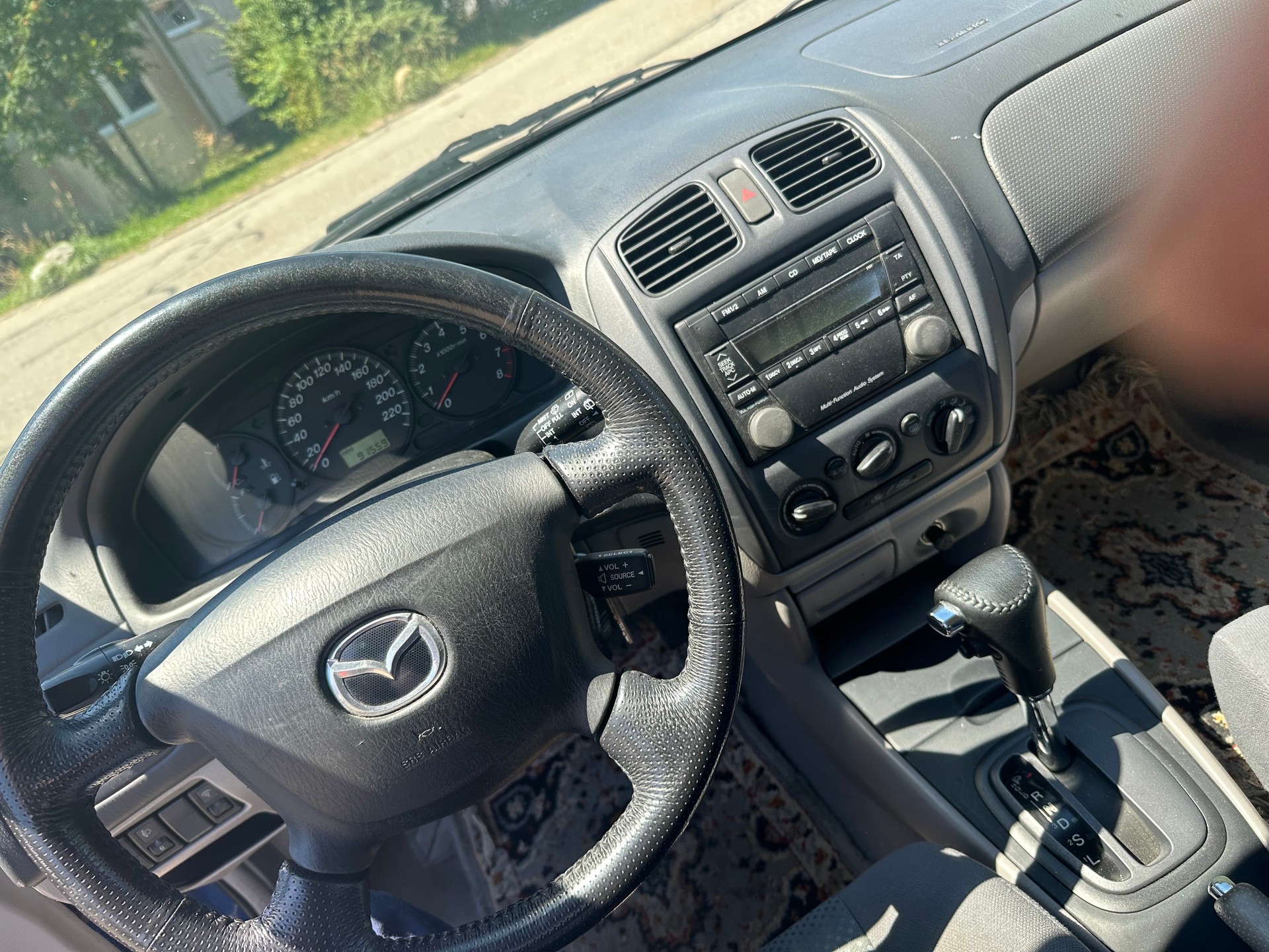 MAZDA 323 F 2.0i-16V-image-11
