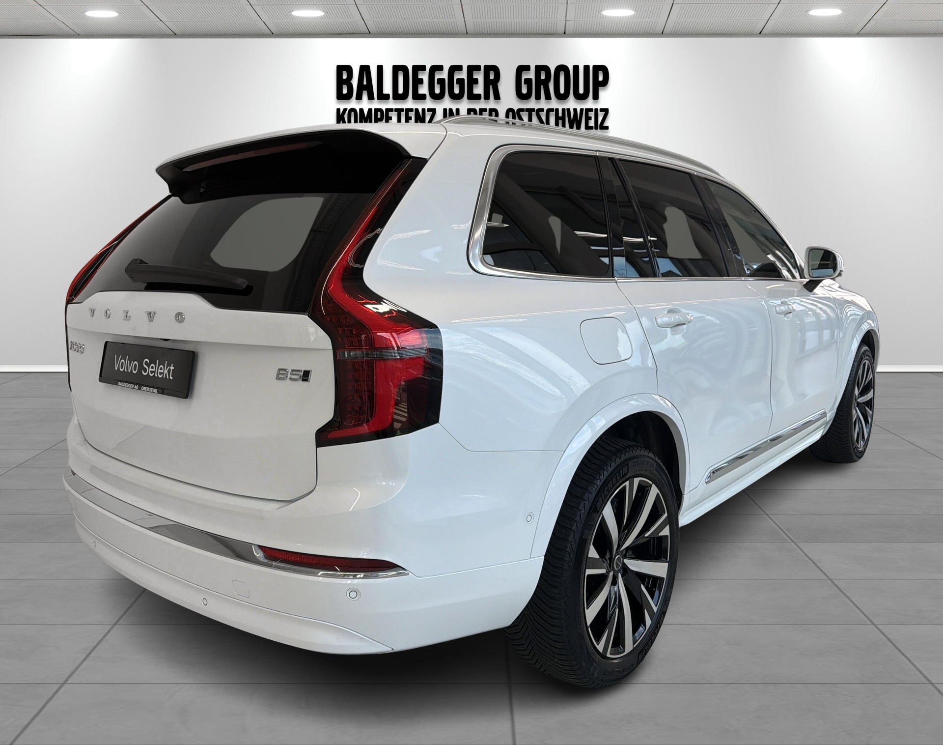 VOLVO XC90 2.0 B5 MH Plus Bright AWD-image-2