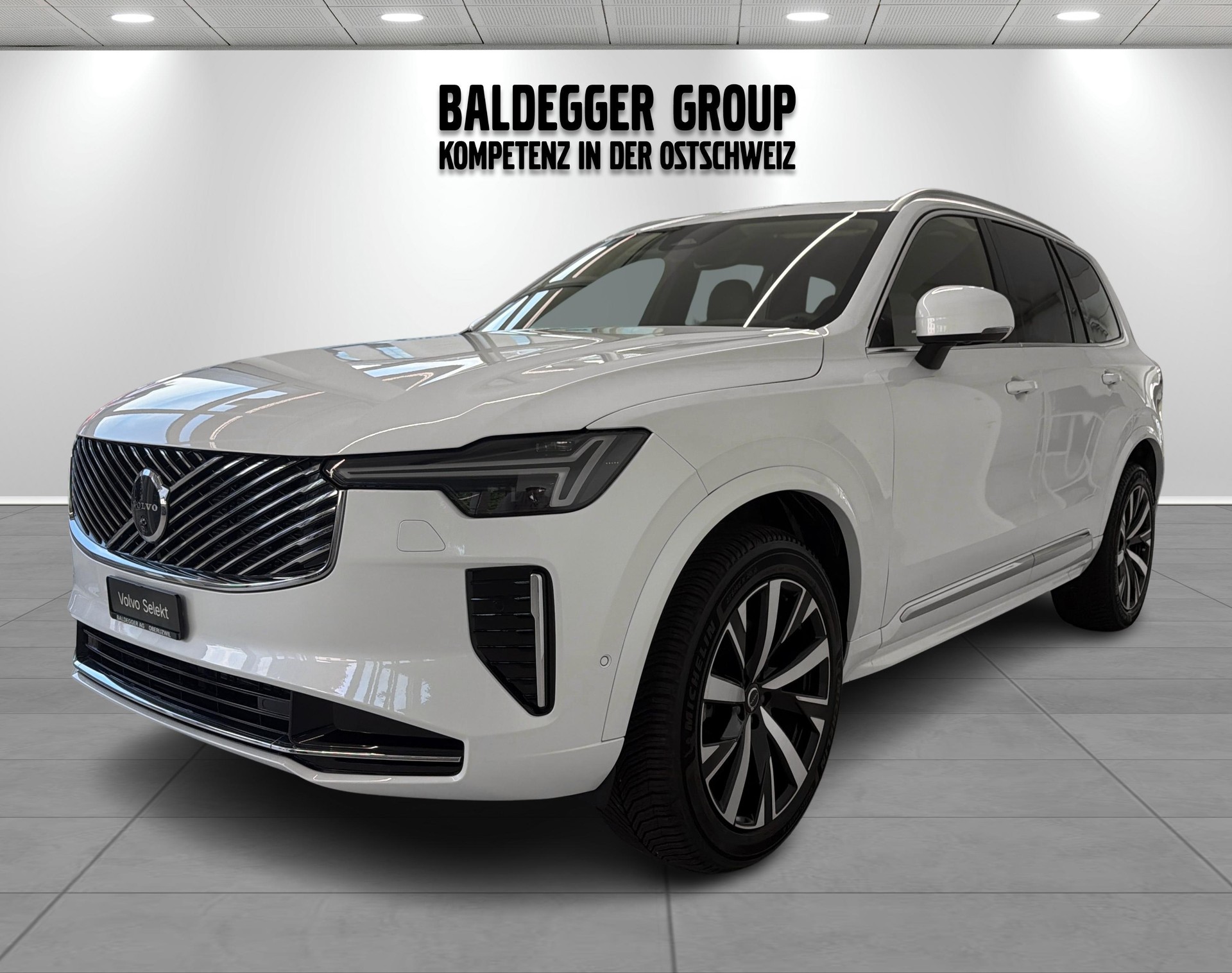 VOLVO XC90 2.0 B5 MH Plus Bright AWD-image-5
