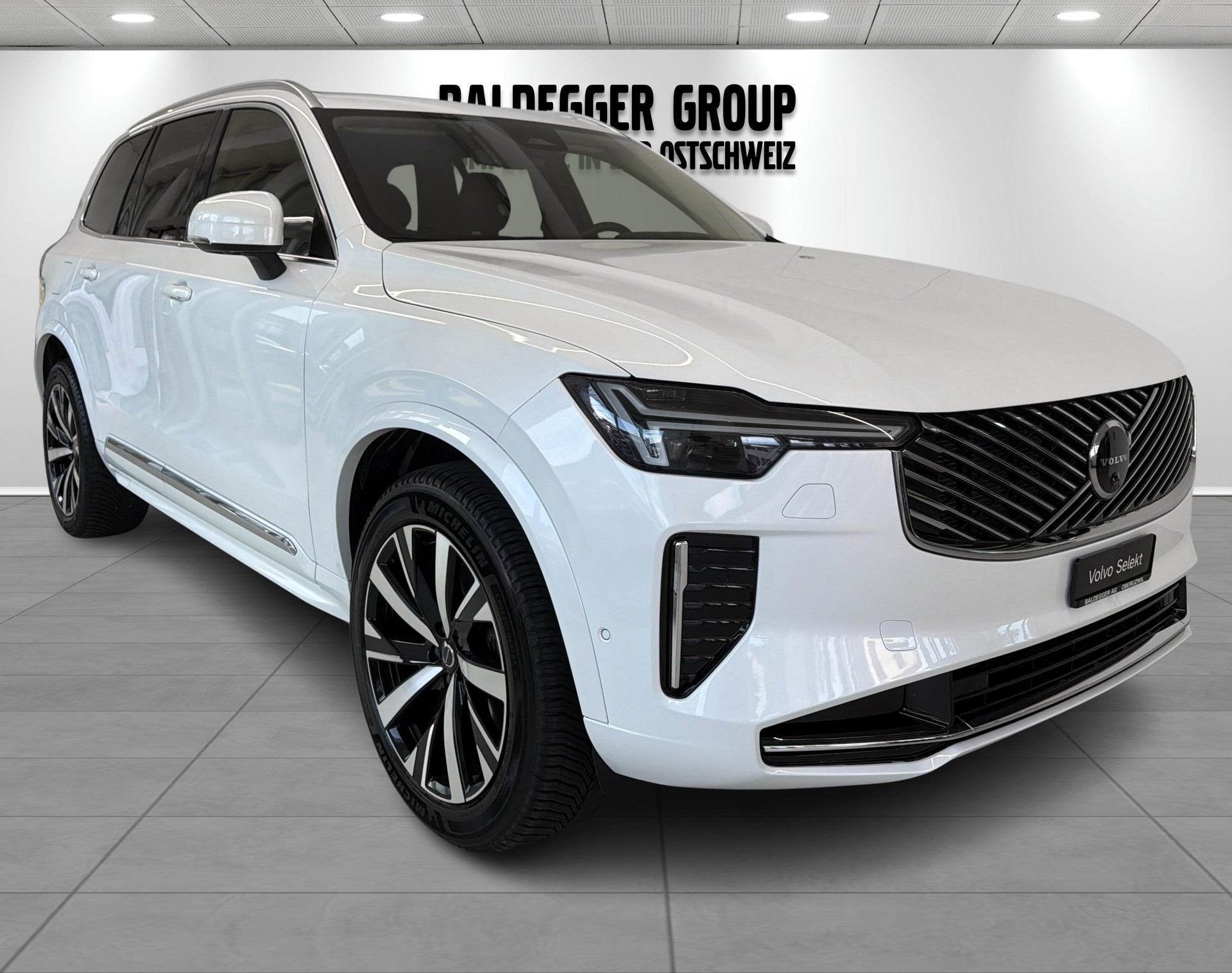 VOLVO XC90 2.0 B5 MH Plus Bright AWD-image-1
