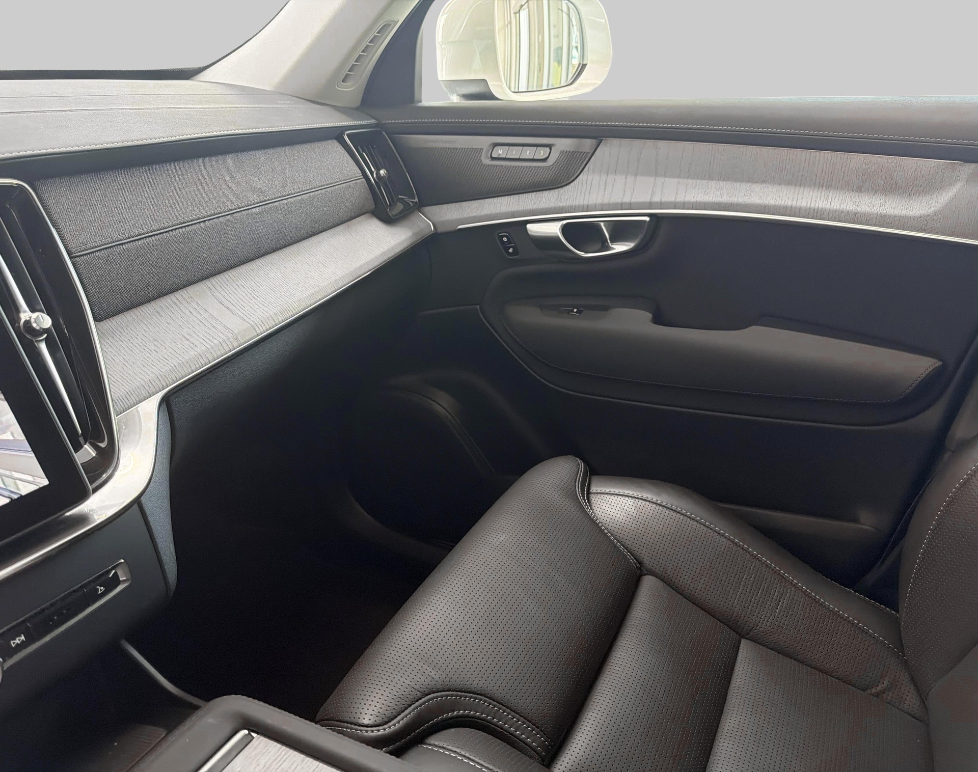 VOLVO XC90 2.0 B5 MH Plus Bright AWD-image-15