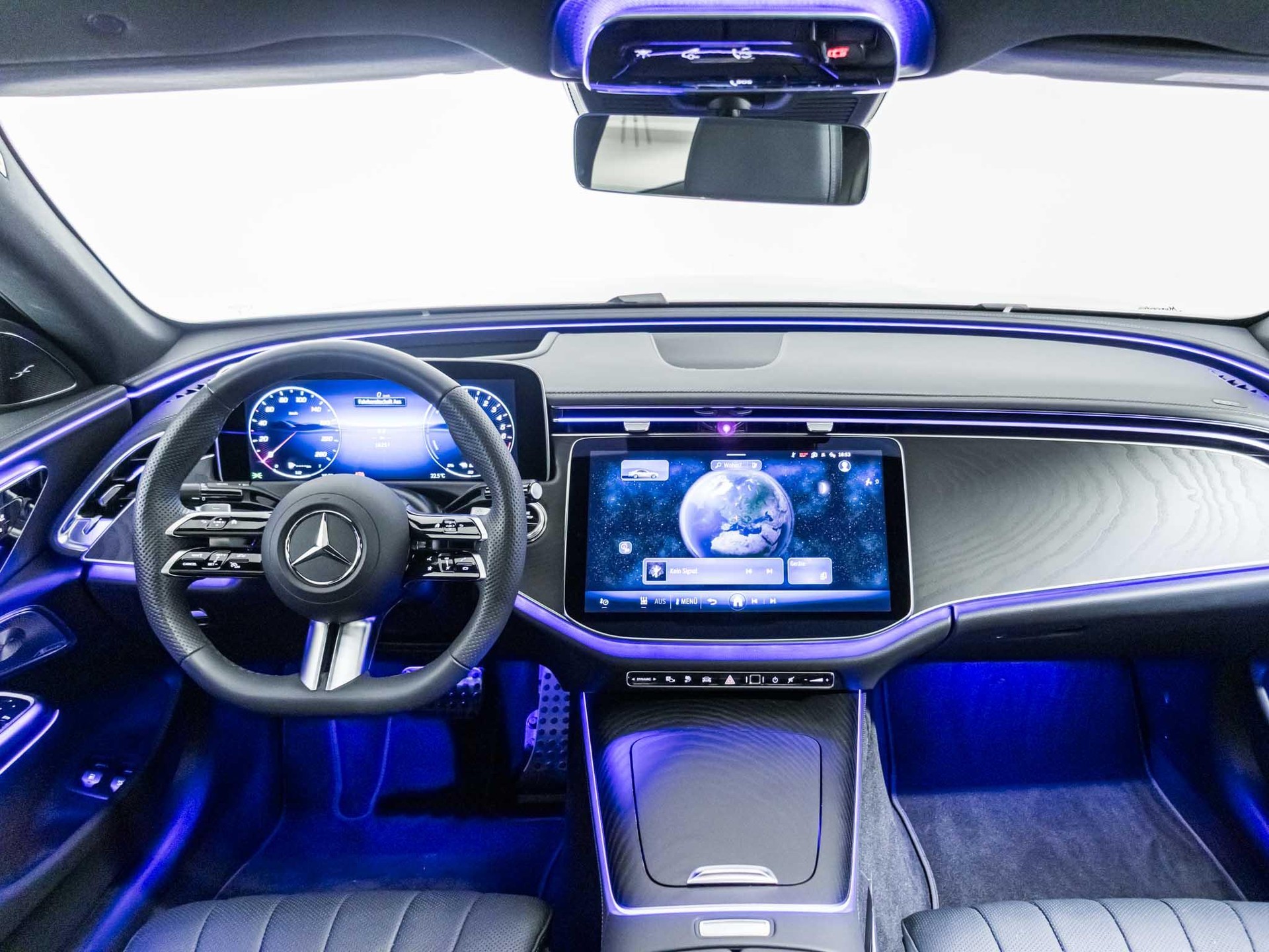 MERCEDES-BENZ E 300 e 4MATIC-image-11