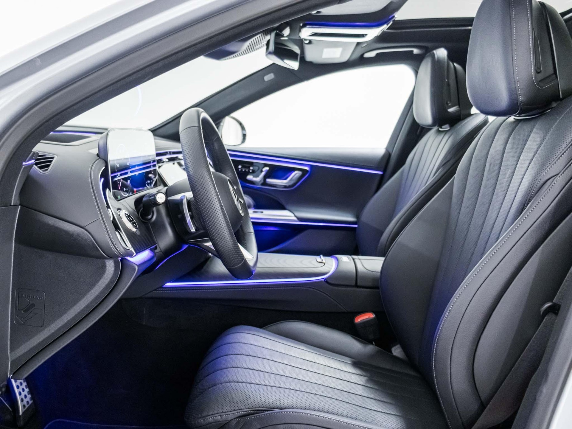 MERCEDES-BENZ E 300 e 4MATIC-image-6