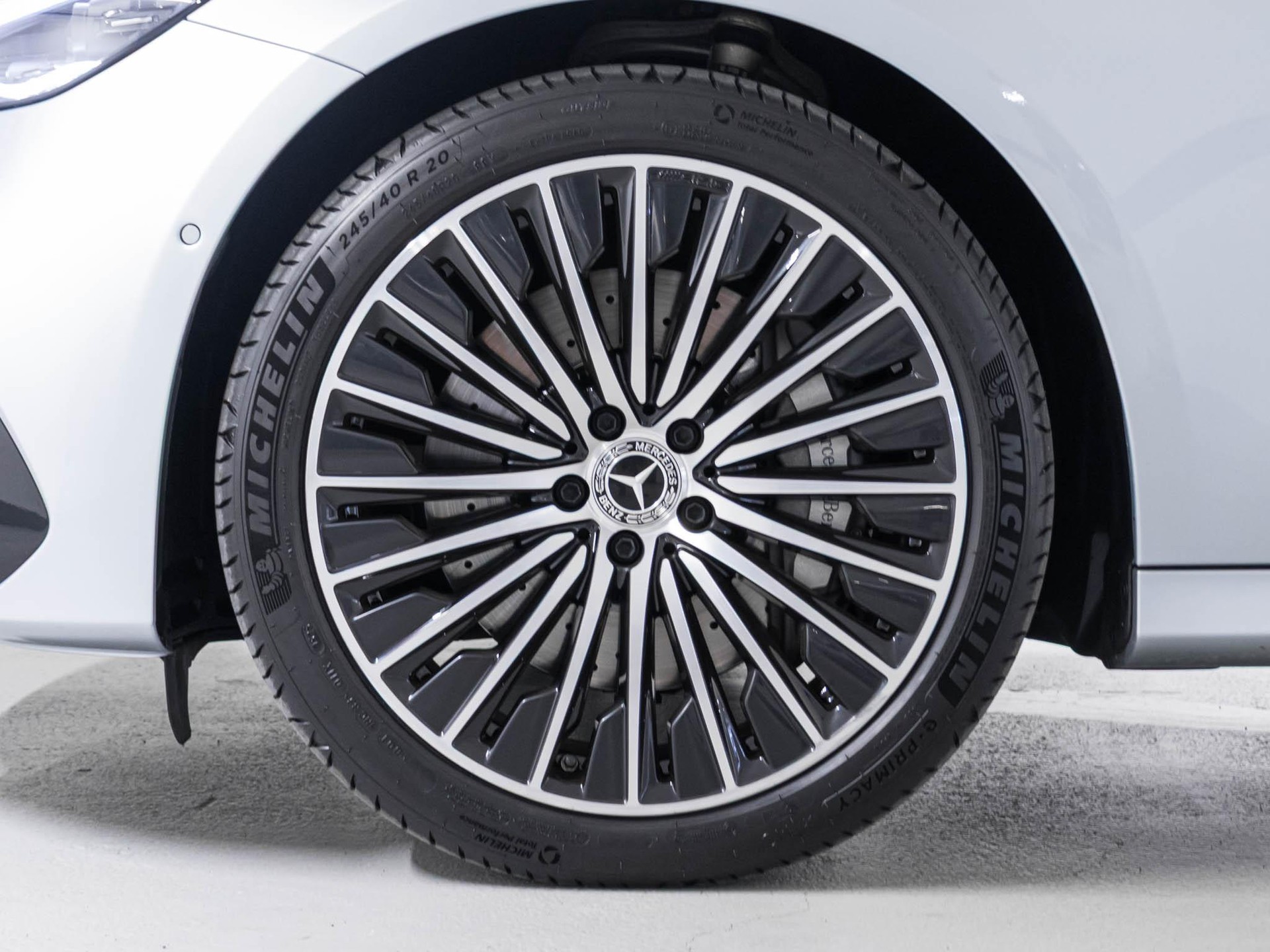 MERCEDES-BENZ E 300 e 4MATIC-image-14