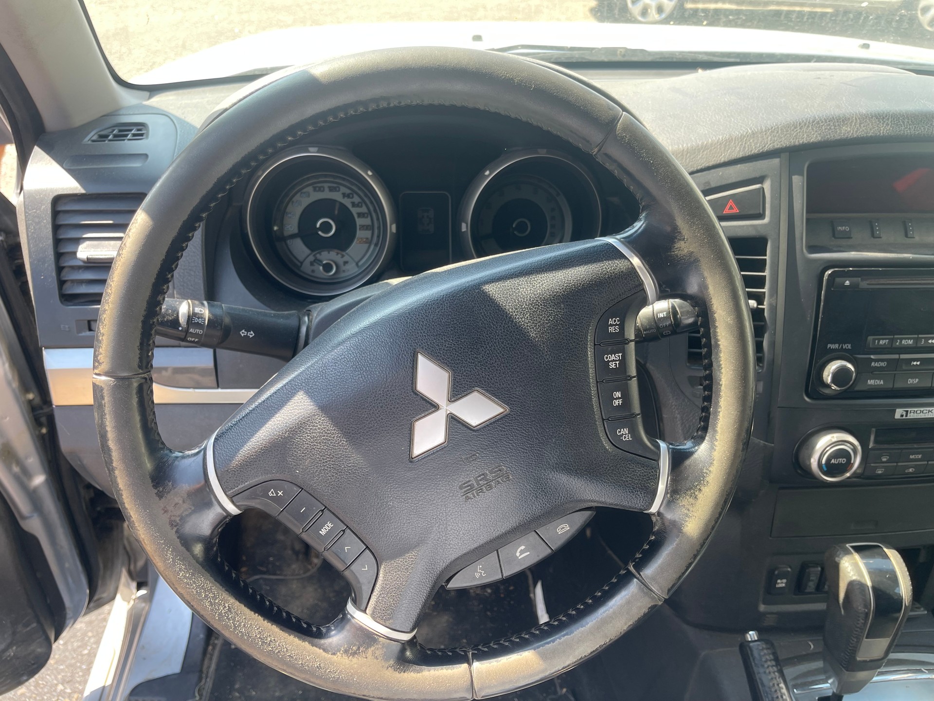MITSUBISHI Pajero 3.2 DI-D Swiss Edition Automatic-image-7