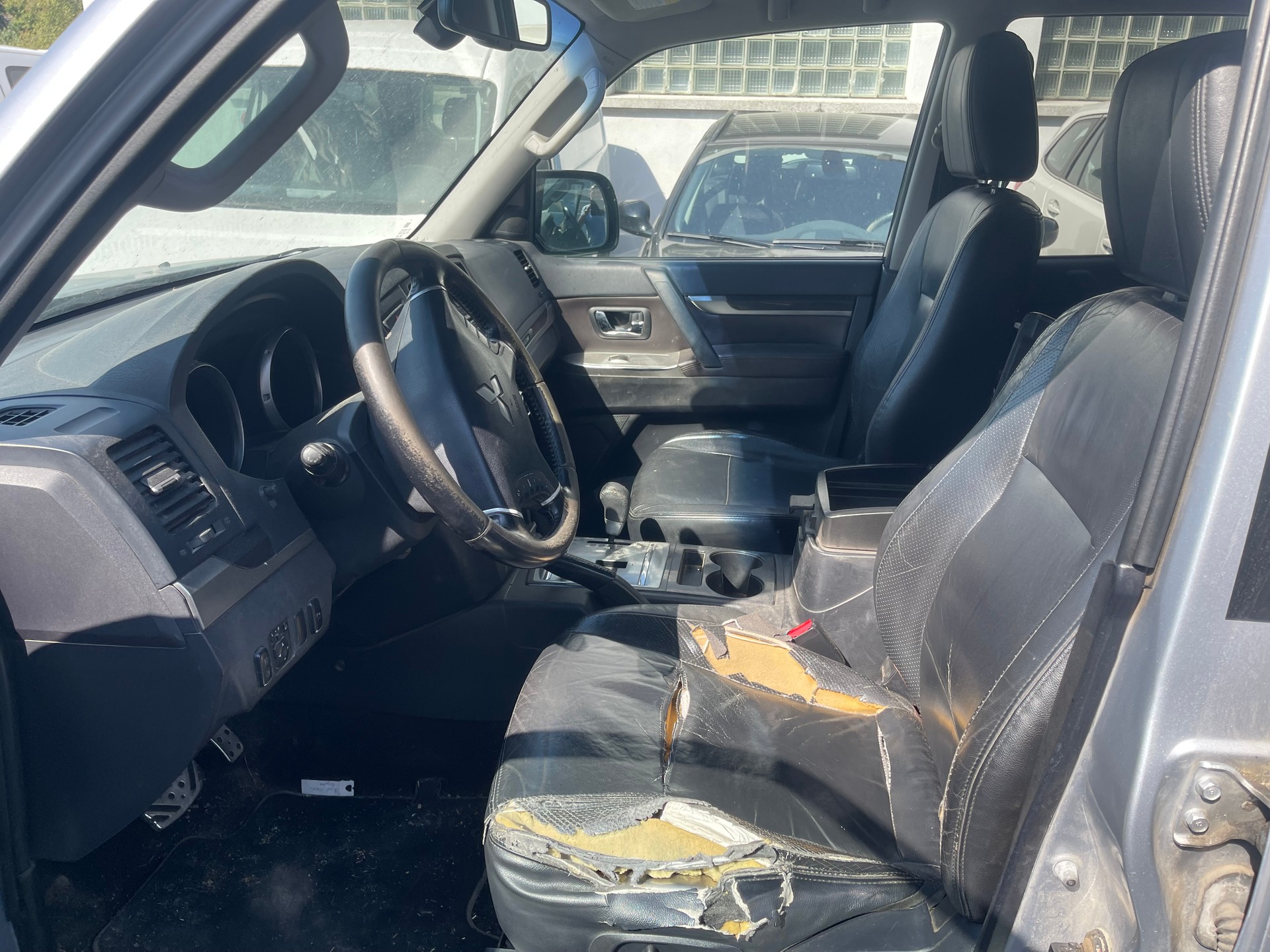 MITSUBISHI Pajero 3.2 DI-D Swiss Edition Automatic-image-4