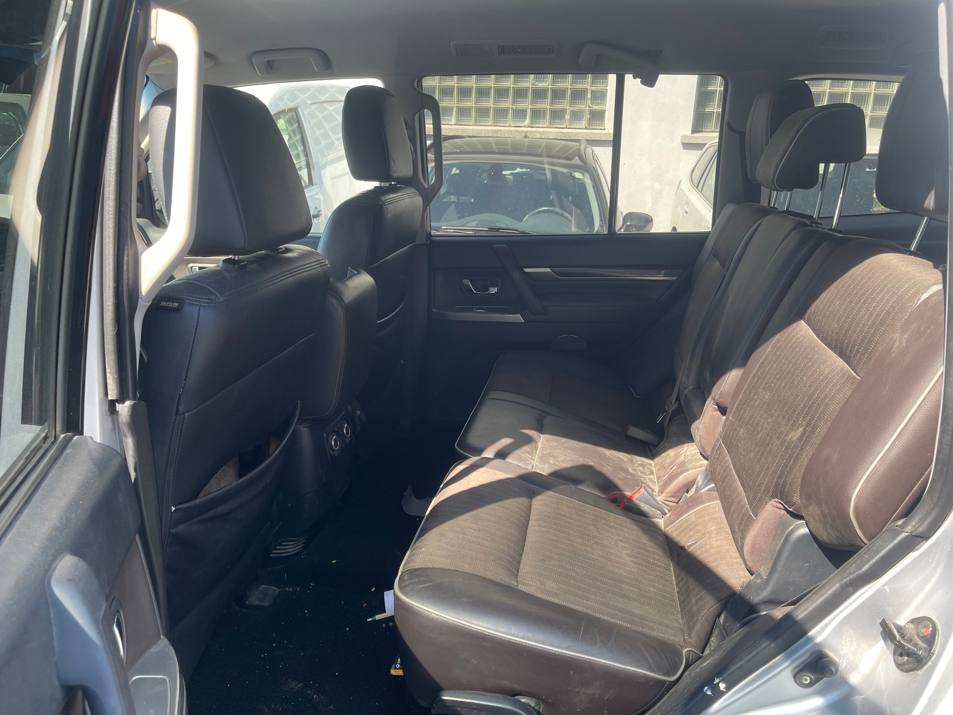 MITSUBISHI Pajero 3.2 DI-D Swiss Edition Automatic-image-5