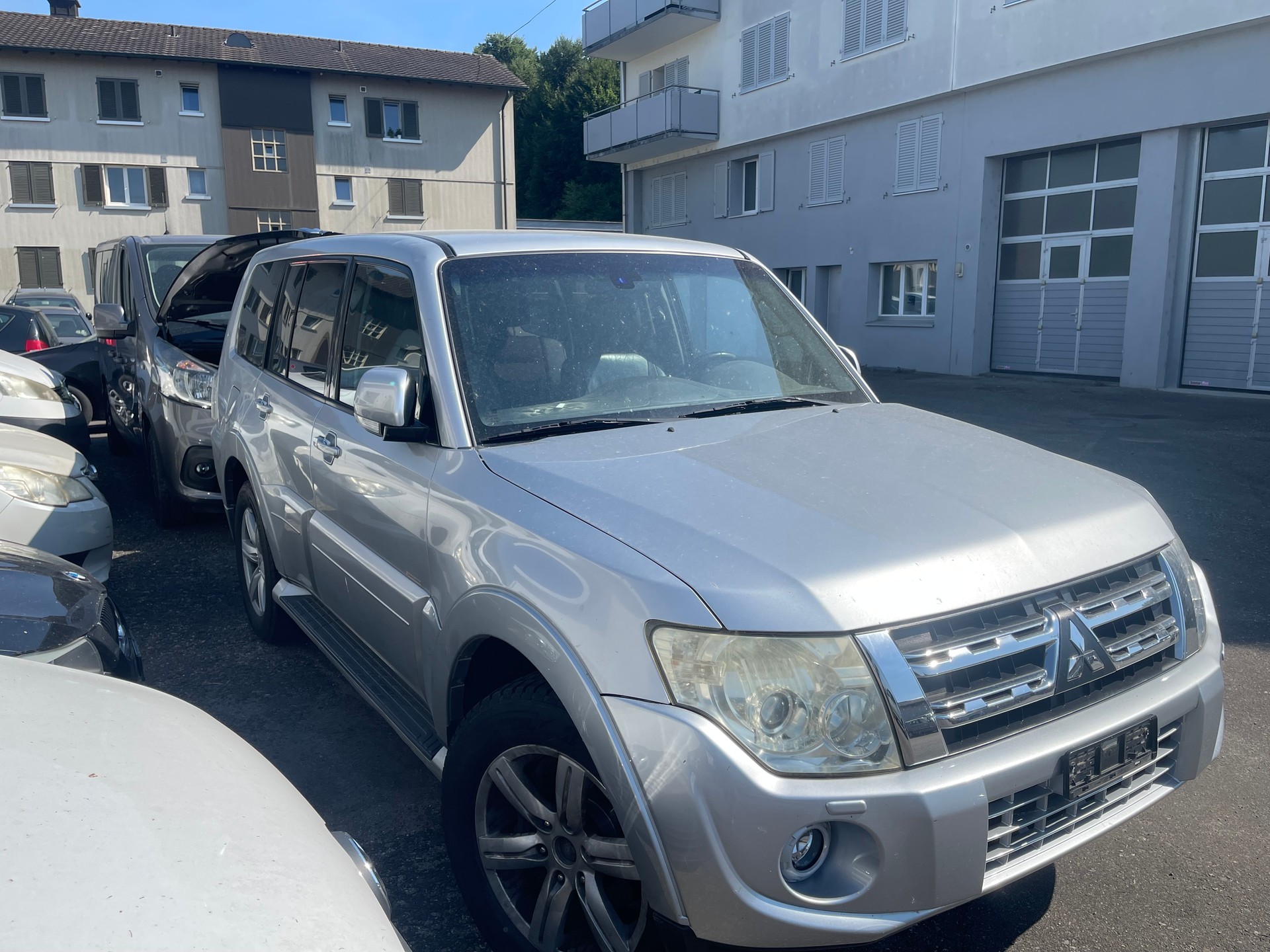 MITSUBISHI Pajero 3.2 DI-D Swiss Edition Automatic-image-3