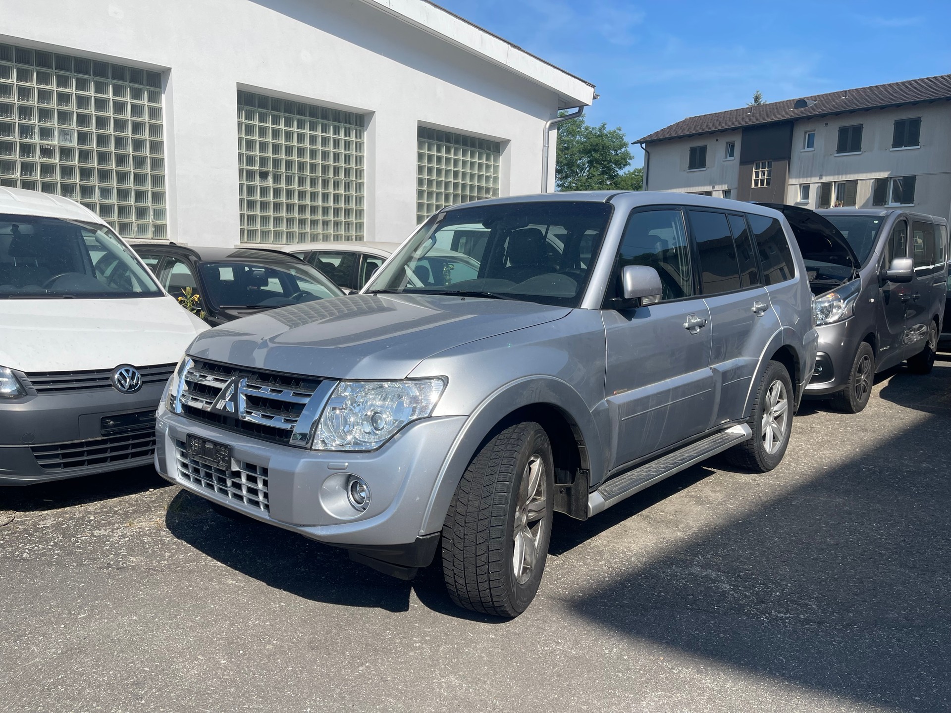 MITSUBISHI Pajero 3.2 DI-D Swiss Edition Automatic-image-0