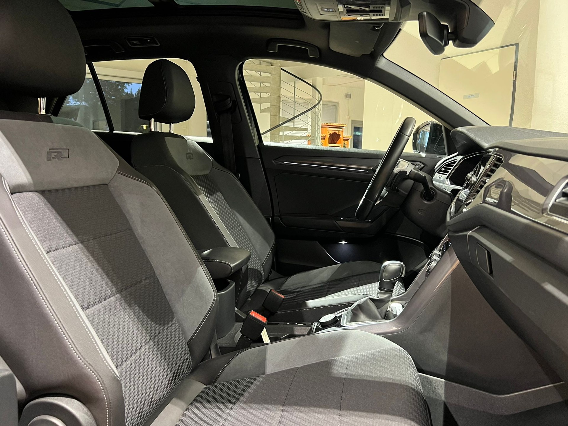 VW T-Roc 2.0 TSI R-Line Sport DSG 4Motion-image-7