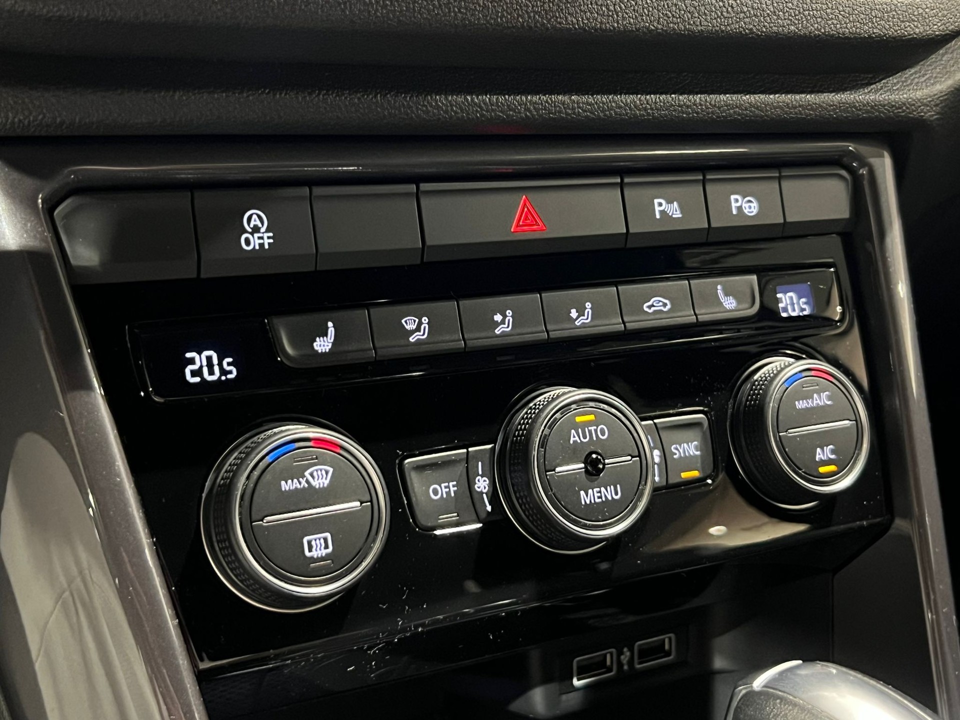 VW T-Roc 2.0 TSI R-Line Sport DSG 4Motion-image-12