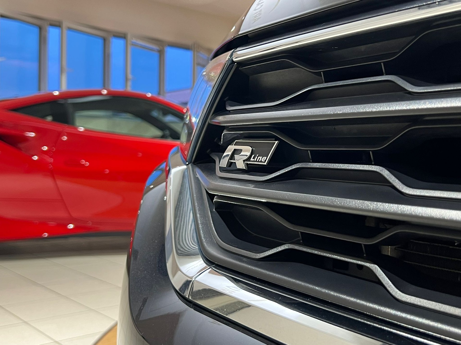 VW T-Roc 2.0 TSI R-Line Sport DSG 4Motion-image-3