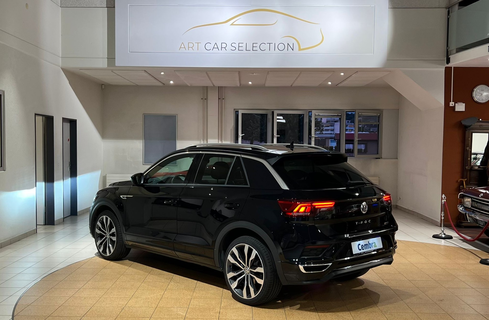 VW T-Roc 2.0 TSI R-Line Sport DSG 4Motion-image-2