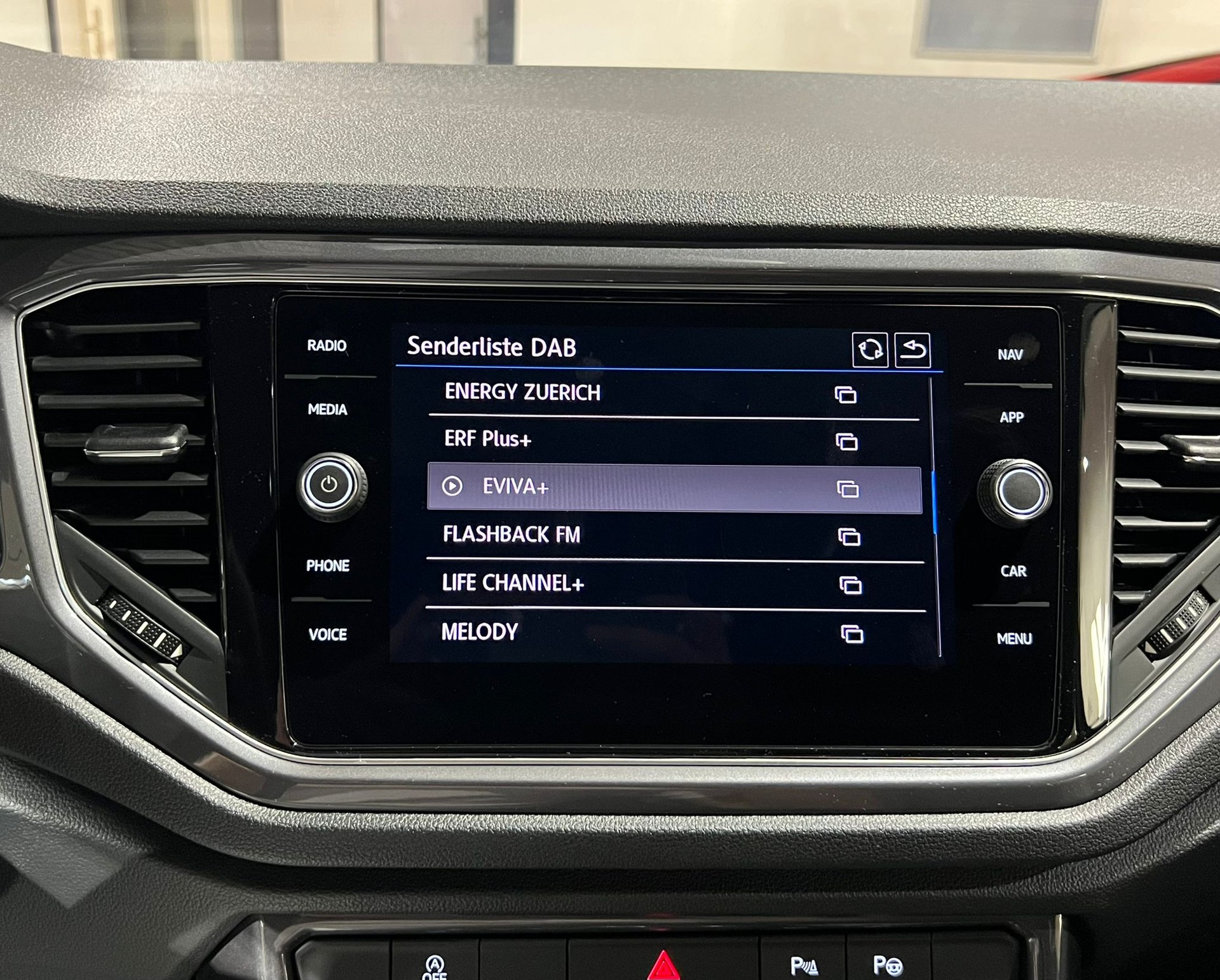 VW T-Roc 2.0 TSI R-Line Sport DSG 4Motion-image-11