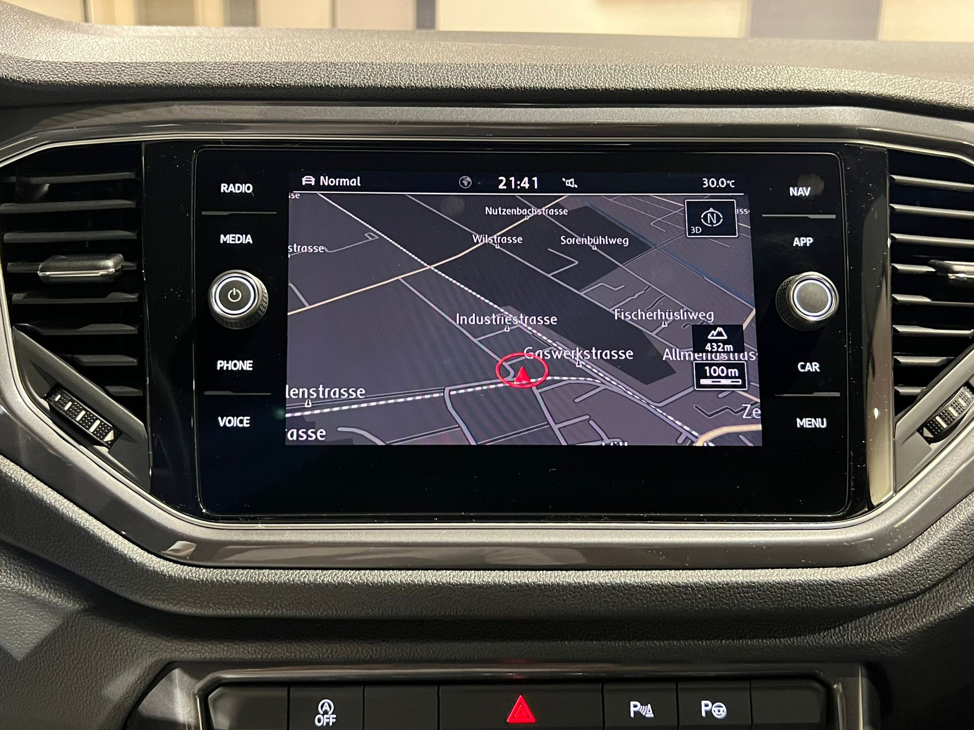 VW T-Roc 2.0 TSI R-Line Sport DSG 4Motion-image-10