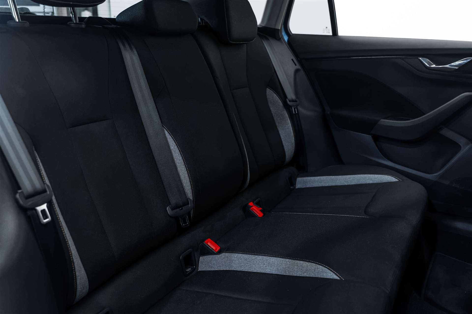 SKODA Kamiq 1.0 TSi Selection Black Dots DSG-Automat-image-13