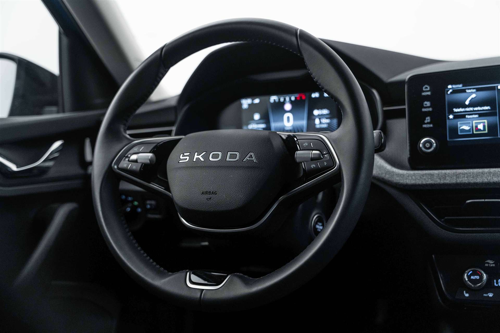 SKODA Kamiq 1.0 TSi Selection Black Dots DSG-Automat-image-9