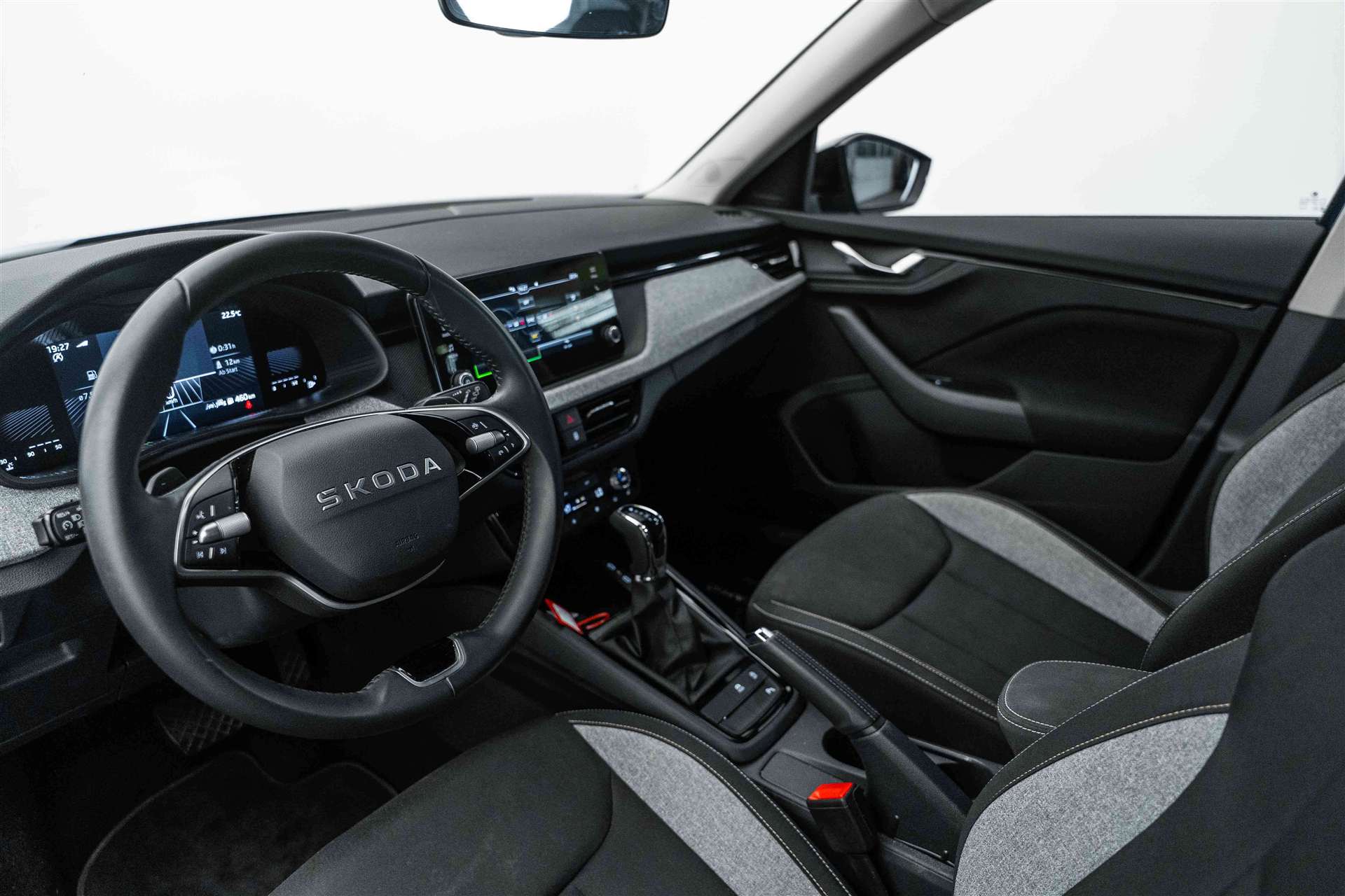SKODA Kamiq 1.0 TSi Selection Black Dots DSG-Automat-image-7