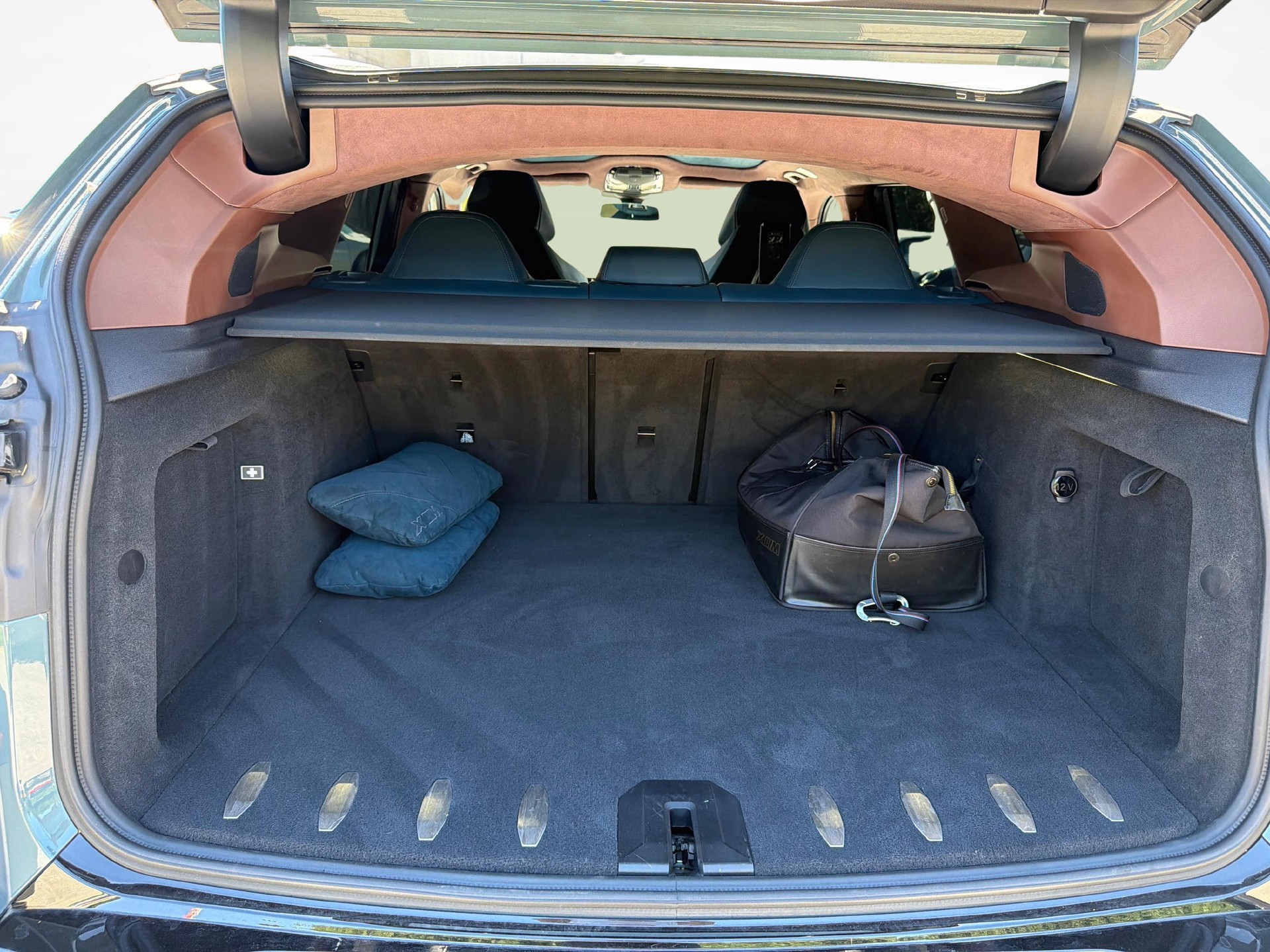 BMW XM Plug-in Hybrid-image-19