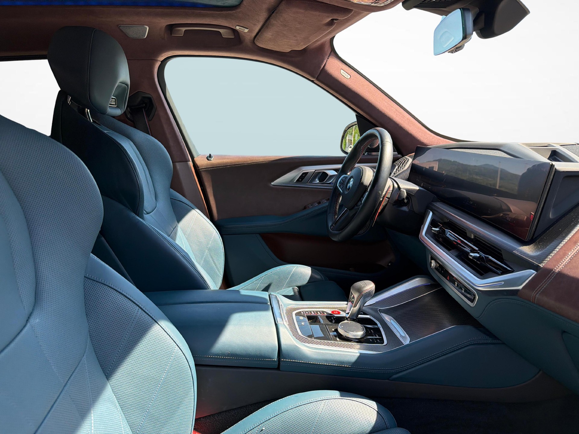 BMW XM Plug-in Hybrid-image-17