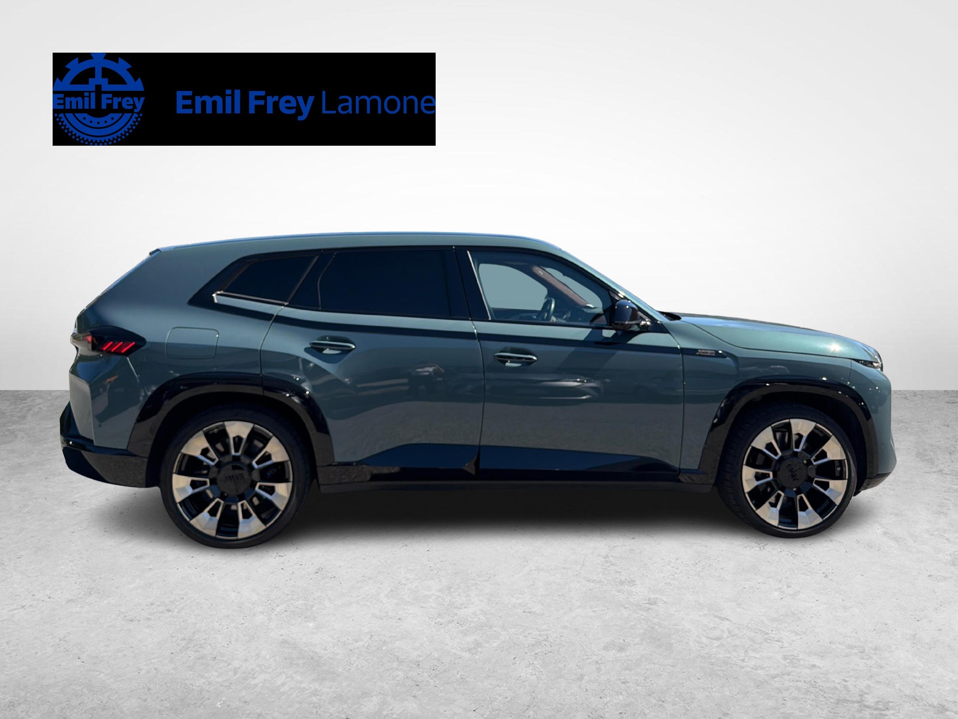 BMW XM Plug-in Hybrid-image-6