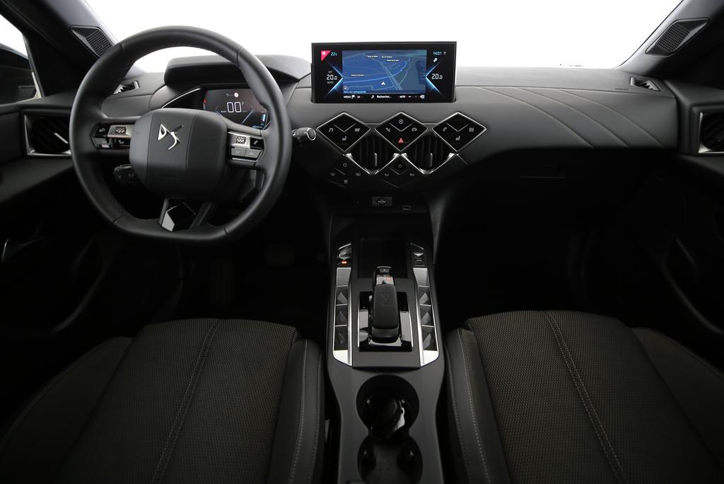 DS AUTOMOBILES 3 Crossback E-Tense Bastille-image-4