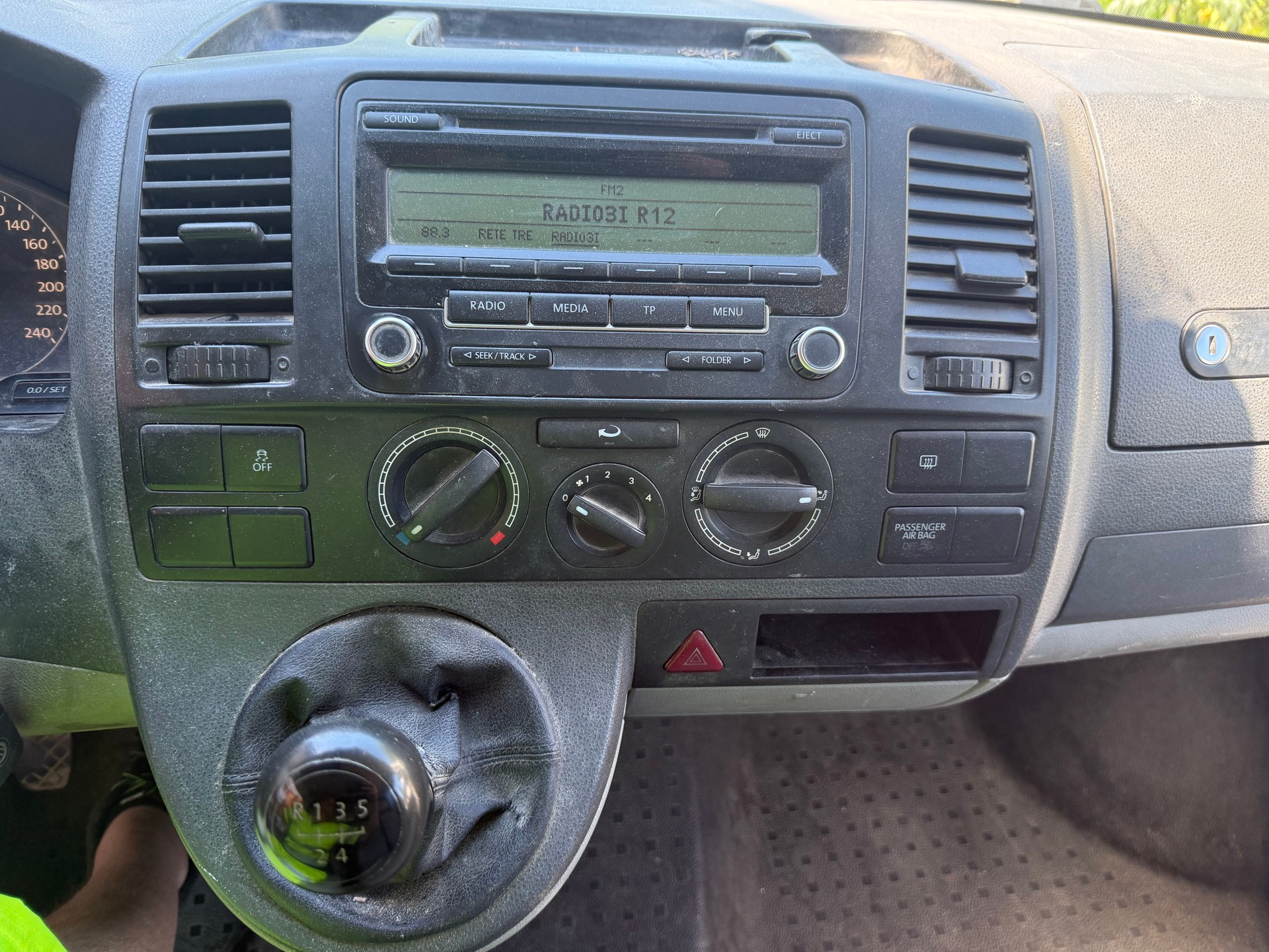 VW T5 2.0 TDI-image-8