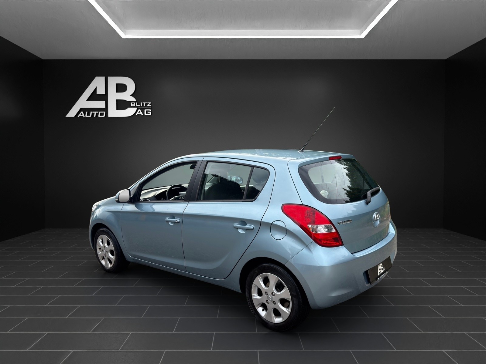 HYUNDAI i20 1.4 Style Automatic-image-2