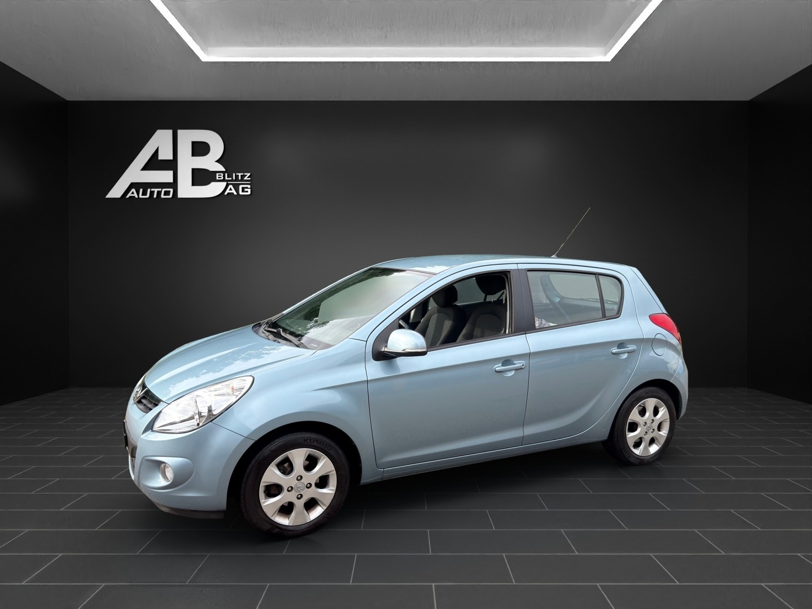 HYUNDAI i20 1.4 Style Automatic-image-1
