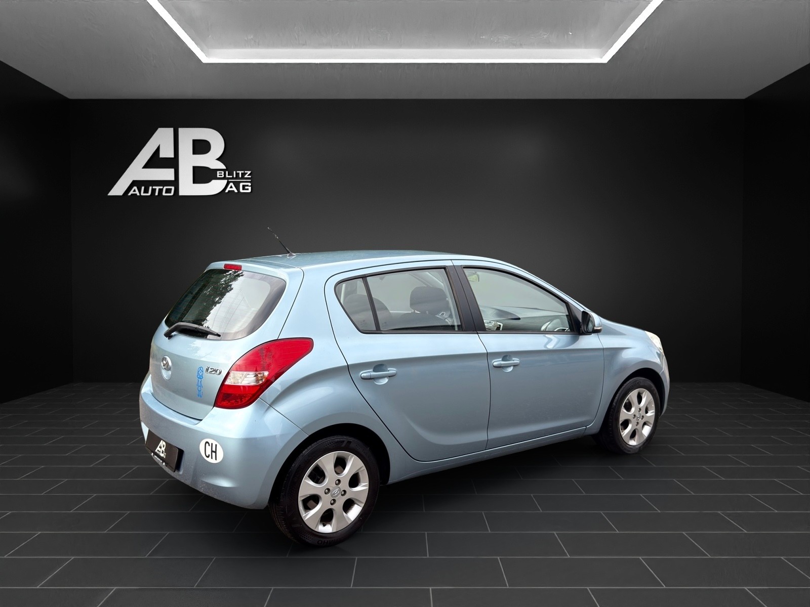 HYUNDAI i20 1.4 Style Automatic-image-4