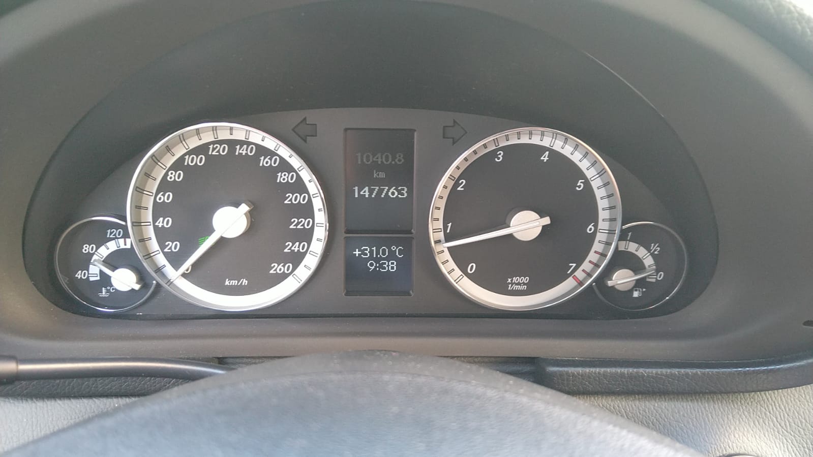 MERCEDES-BENZ CLC 200 Kompressor-image-9