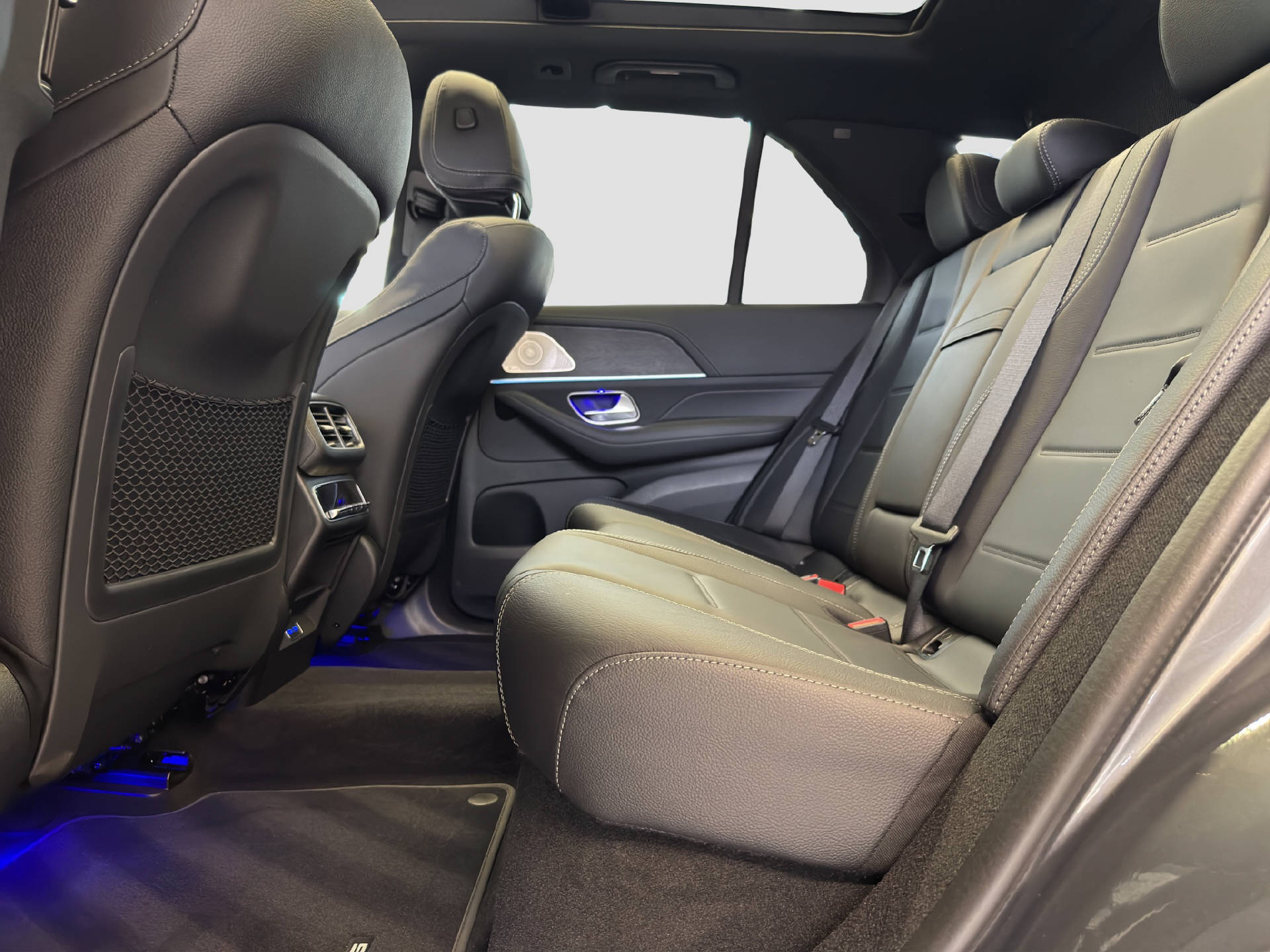 MERCEDES-BENZ GLE 300 d AMG Line 4MATIC-image-13